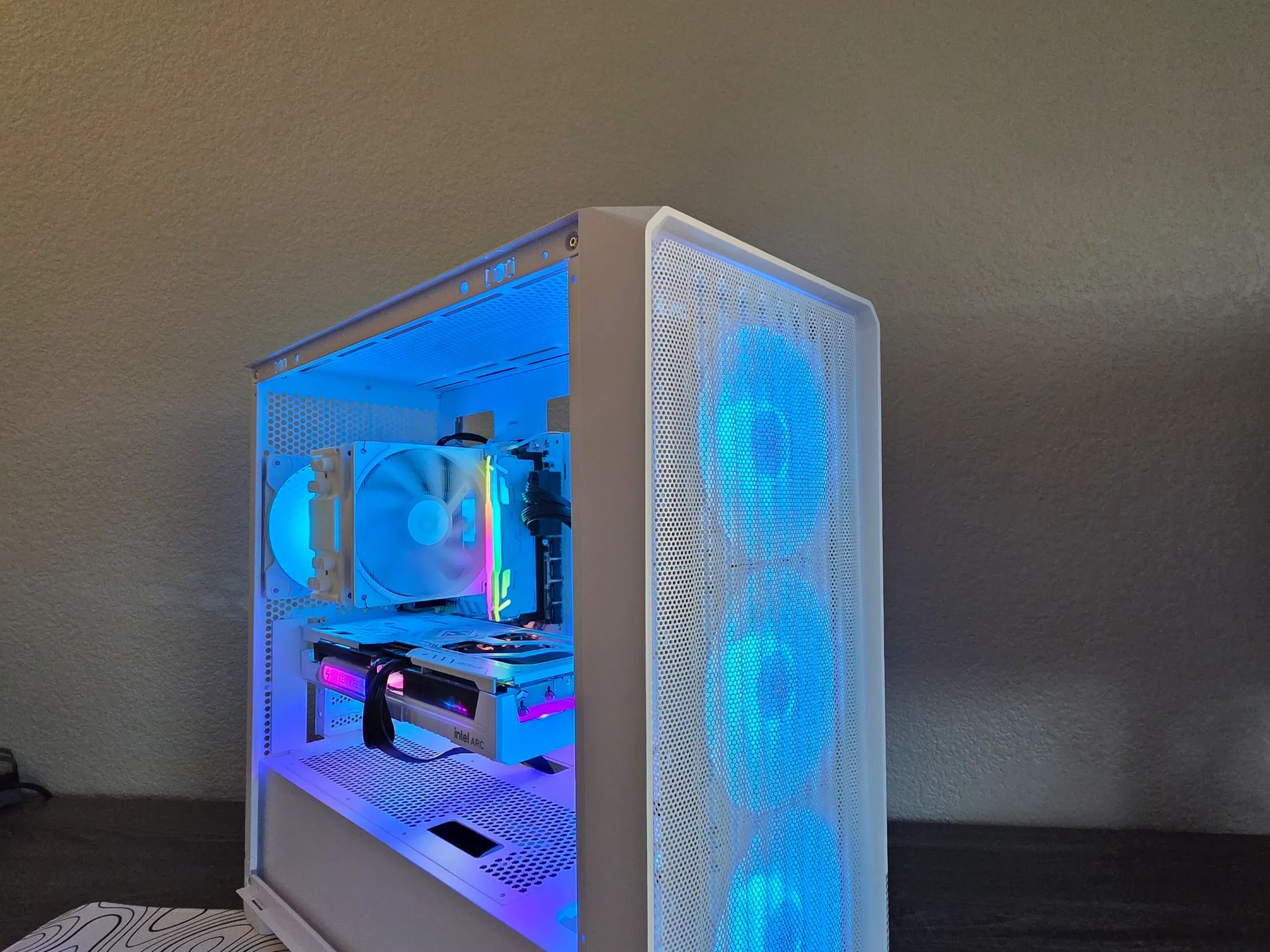Aesthetic frost white gaming pc !(NEW)!
