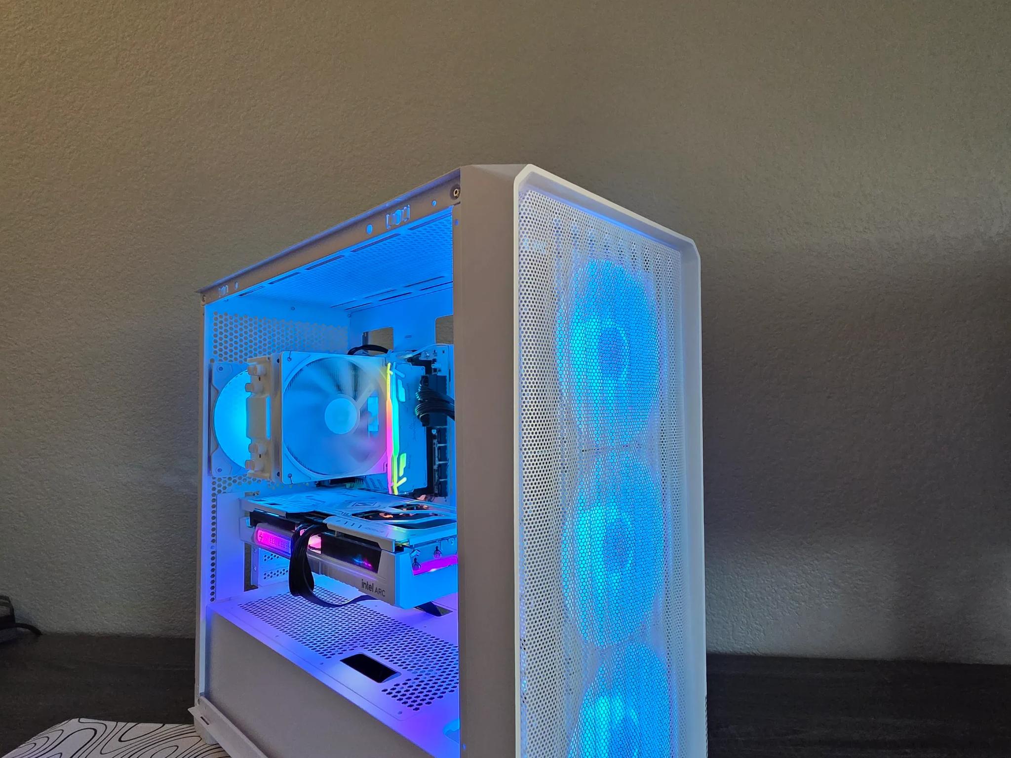 Aesthetic frost white gaming pc !(NEW)!