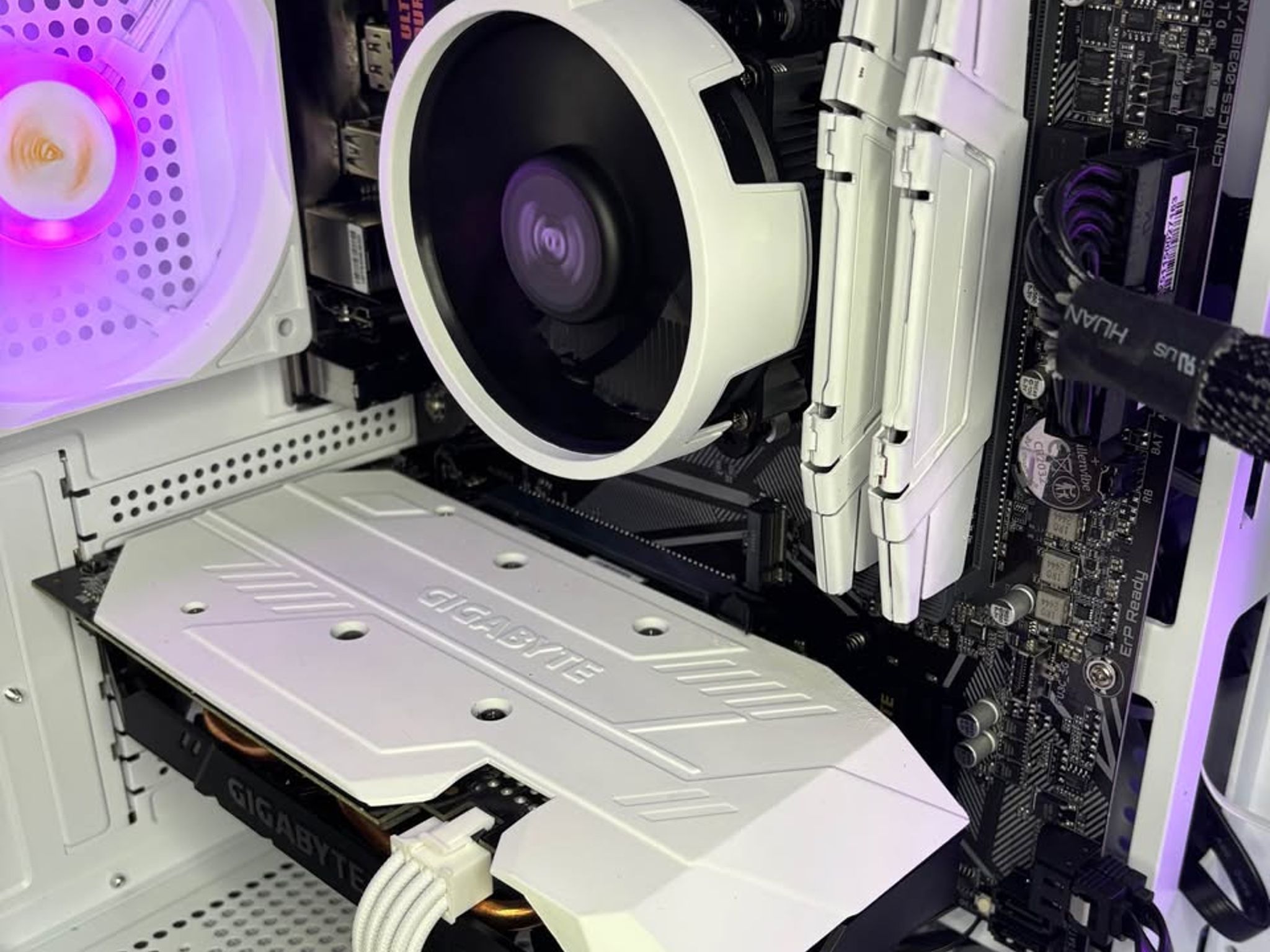 White Gaming PC (RTX 2060 6GB + AMD Ryzen 5 3600)