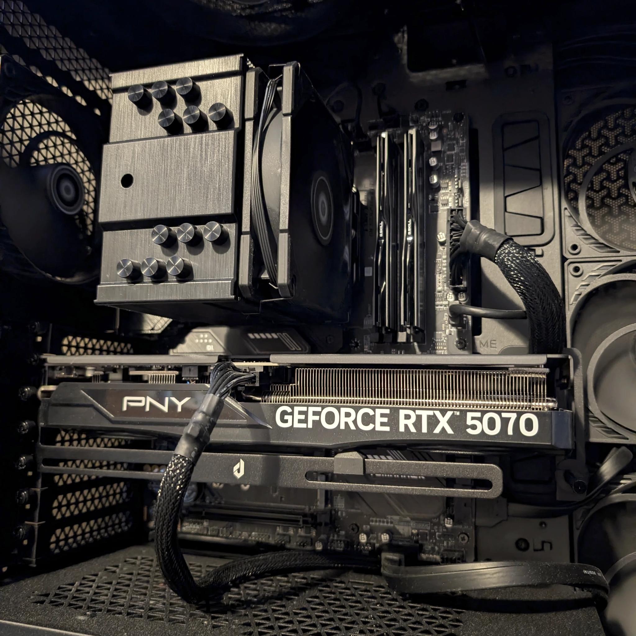 PNY RTX 5070 OC