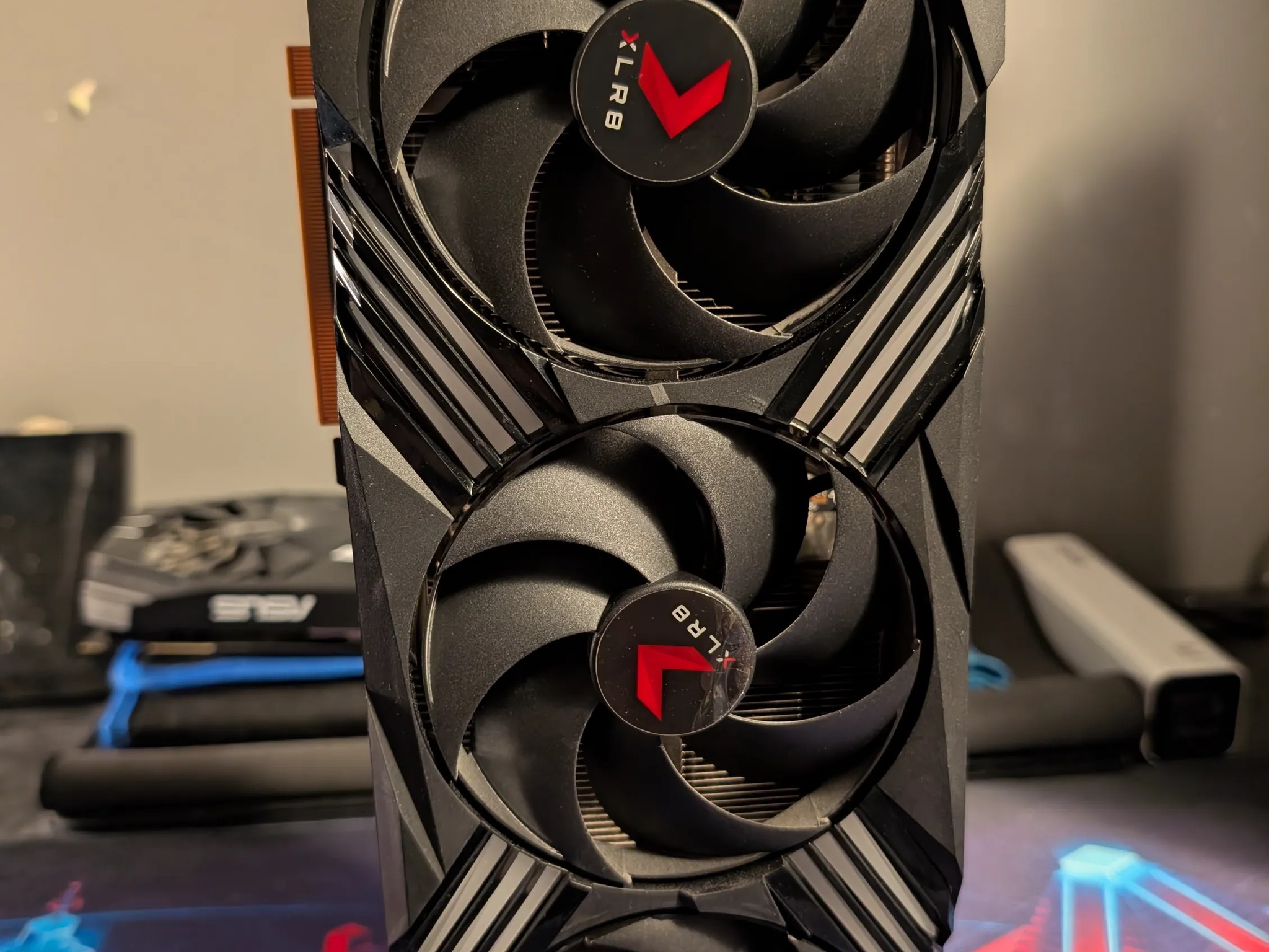 PNY GeForce RTX 4080 16GB XLR8 Gaming VERTO EPIC-X RGB