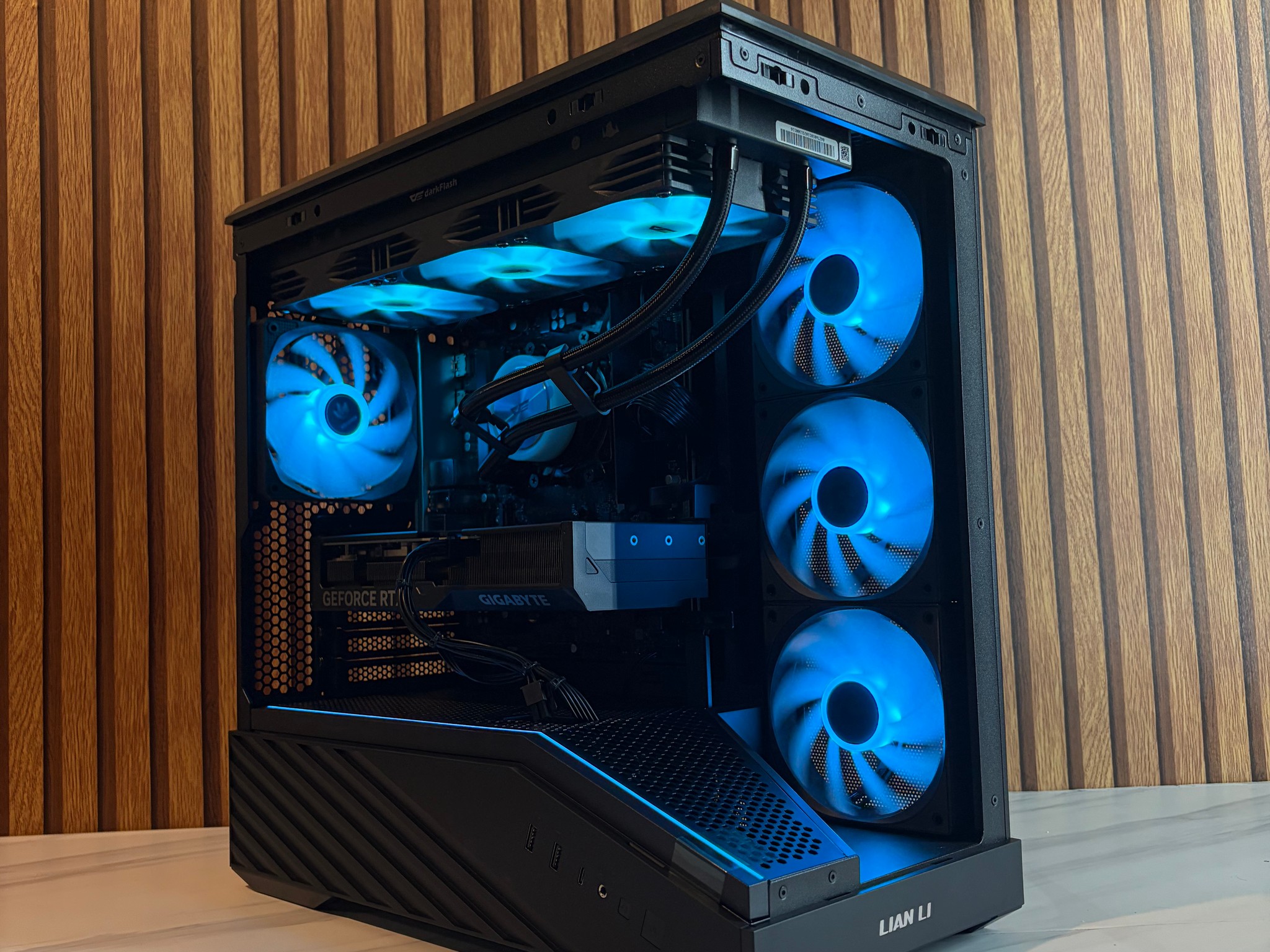 RTX 4070 | RYZEN 5 7600 | 16GB DDR5 | 1TB SSD | 360MM AIO