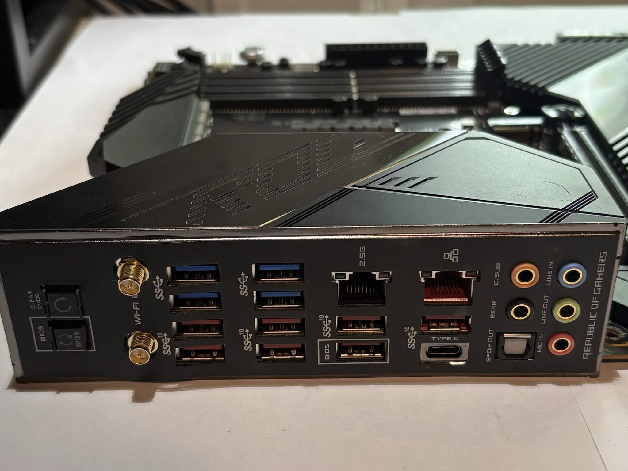 ASUS ROG Crosshair VIII Dark Hero X570 AM4 Motherboard Tested