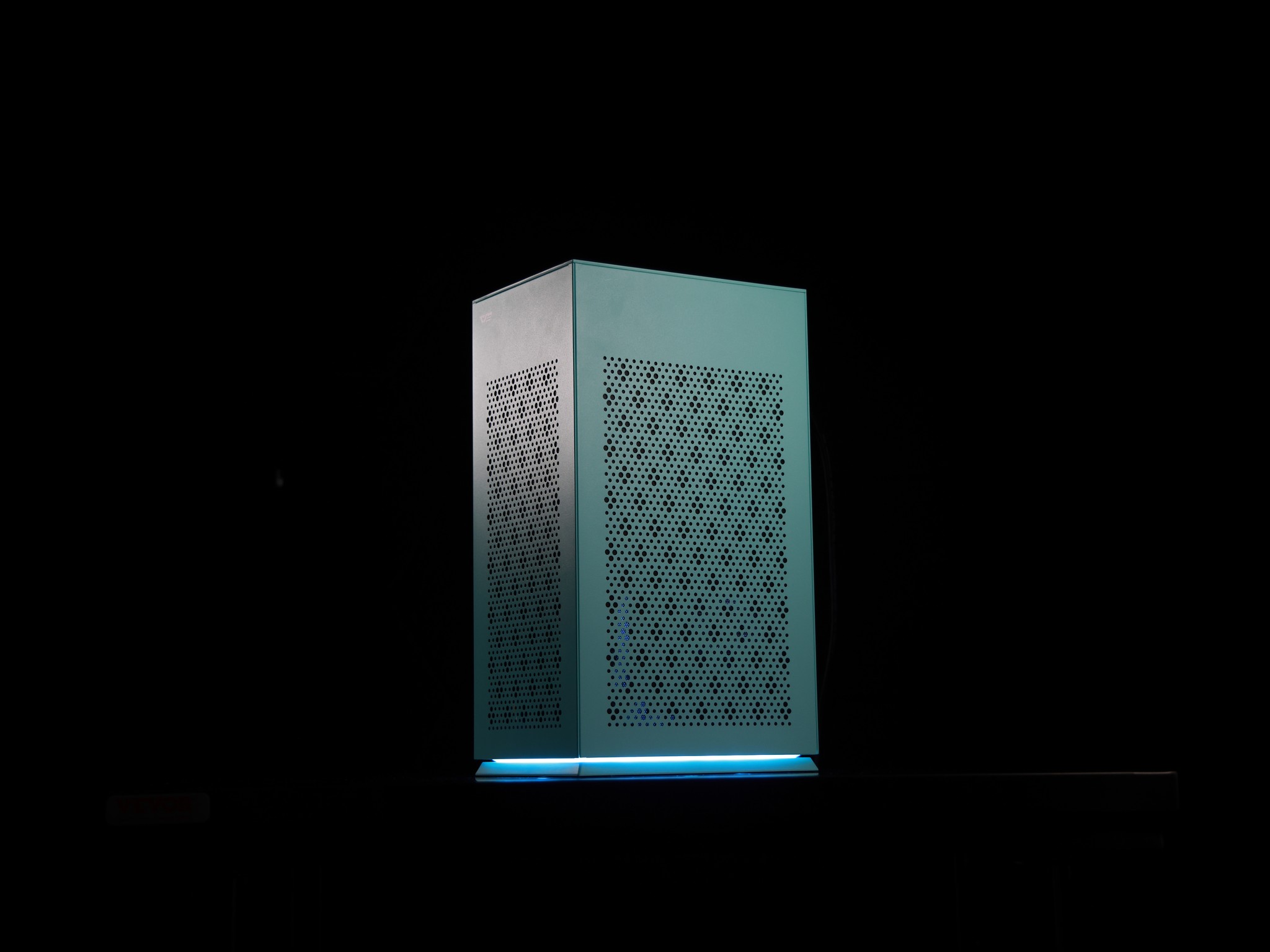 🦷 Coal-Gate 🦷 RTX 5070 / AMD R7 7700X / 2TB NVME / 32GB DDR5 RAM / 240 AIO / Windows 11 Pro