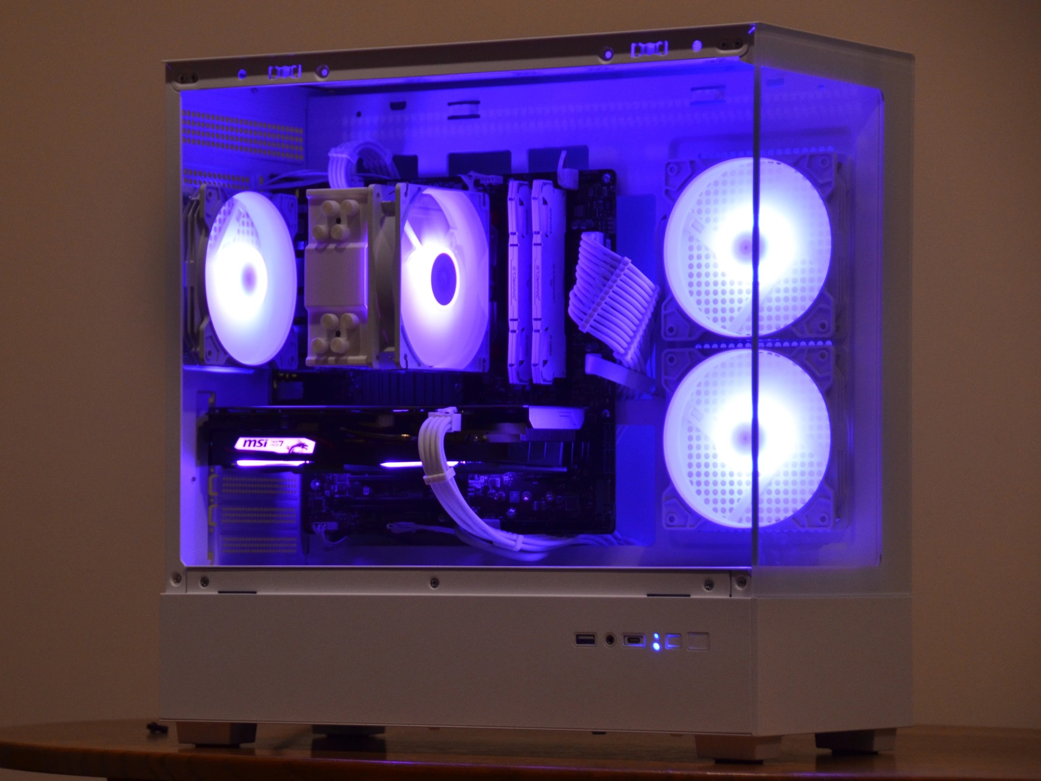 SNOWSTORM | RYZEN 5 3600 + GTX 1660 | WIFI + BT | FISH TANK