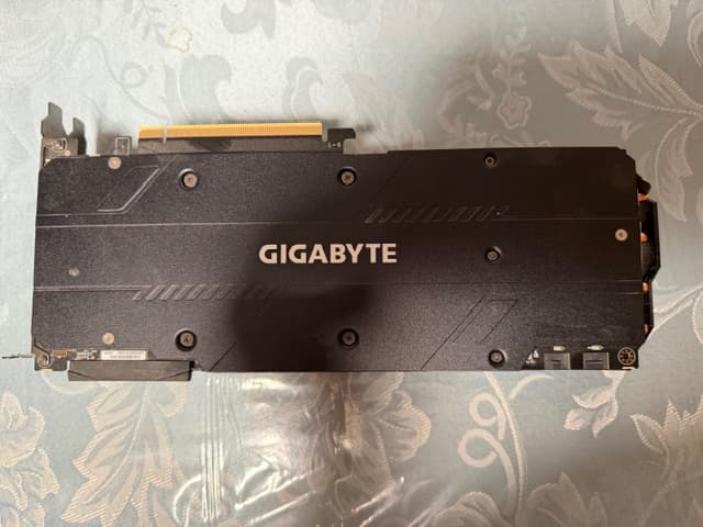 NVIDIA GIGABYTE GeForce RTX 2070 Super GAMING OC Triple Fan 8 GB 3.0 Graphics Card