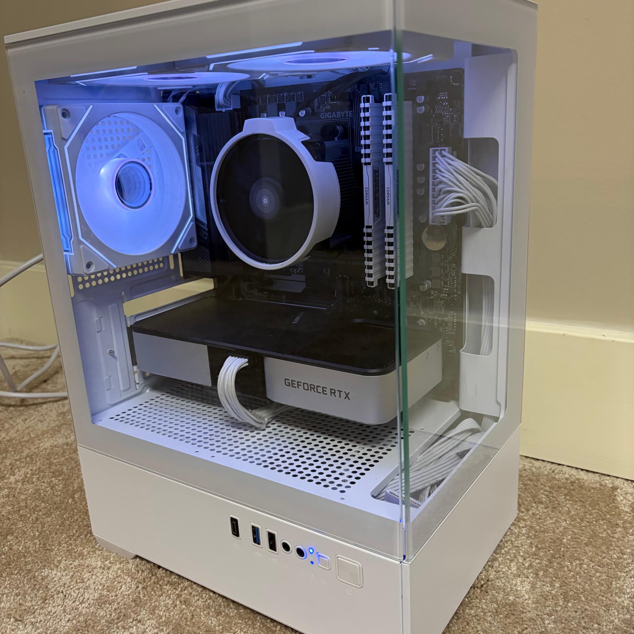 3060ti Founders Edition + R5 3600x + 16gb 3200hmz White PC
