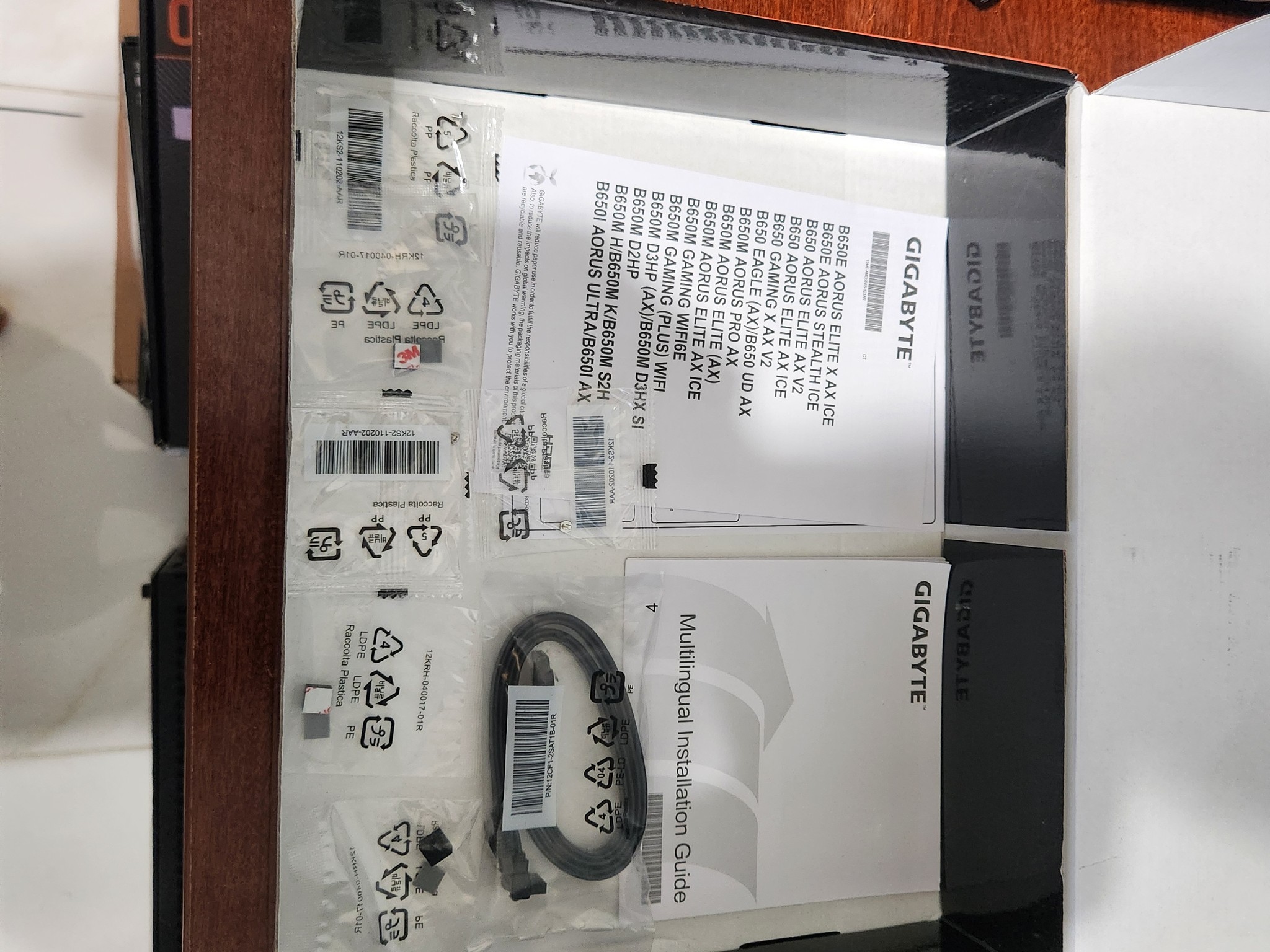 AMD RYZEN 5 7600X | B650 GIGABYTE GAMING AX V2 MOTHERBOARD