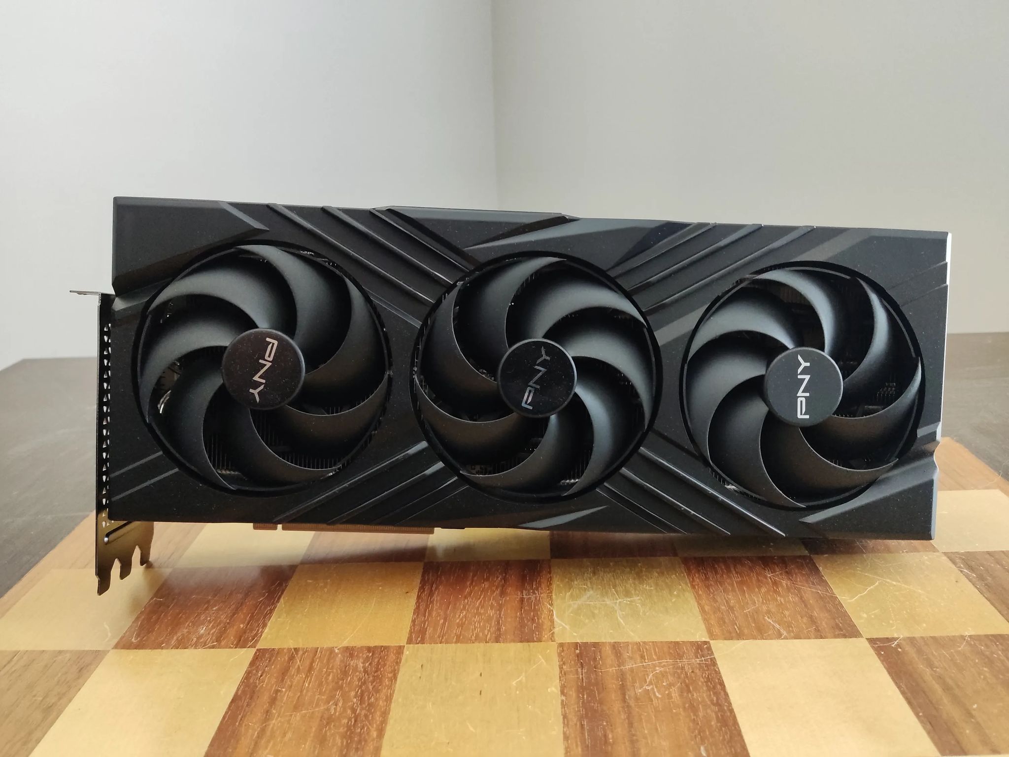 PNY RTX 4080 Big Chungus FPS God GPU