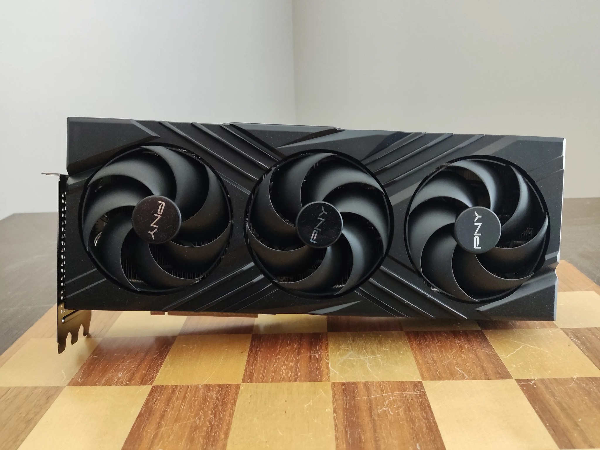 PNY RTX 4080 Big Chungus FPS God GPU