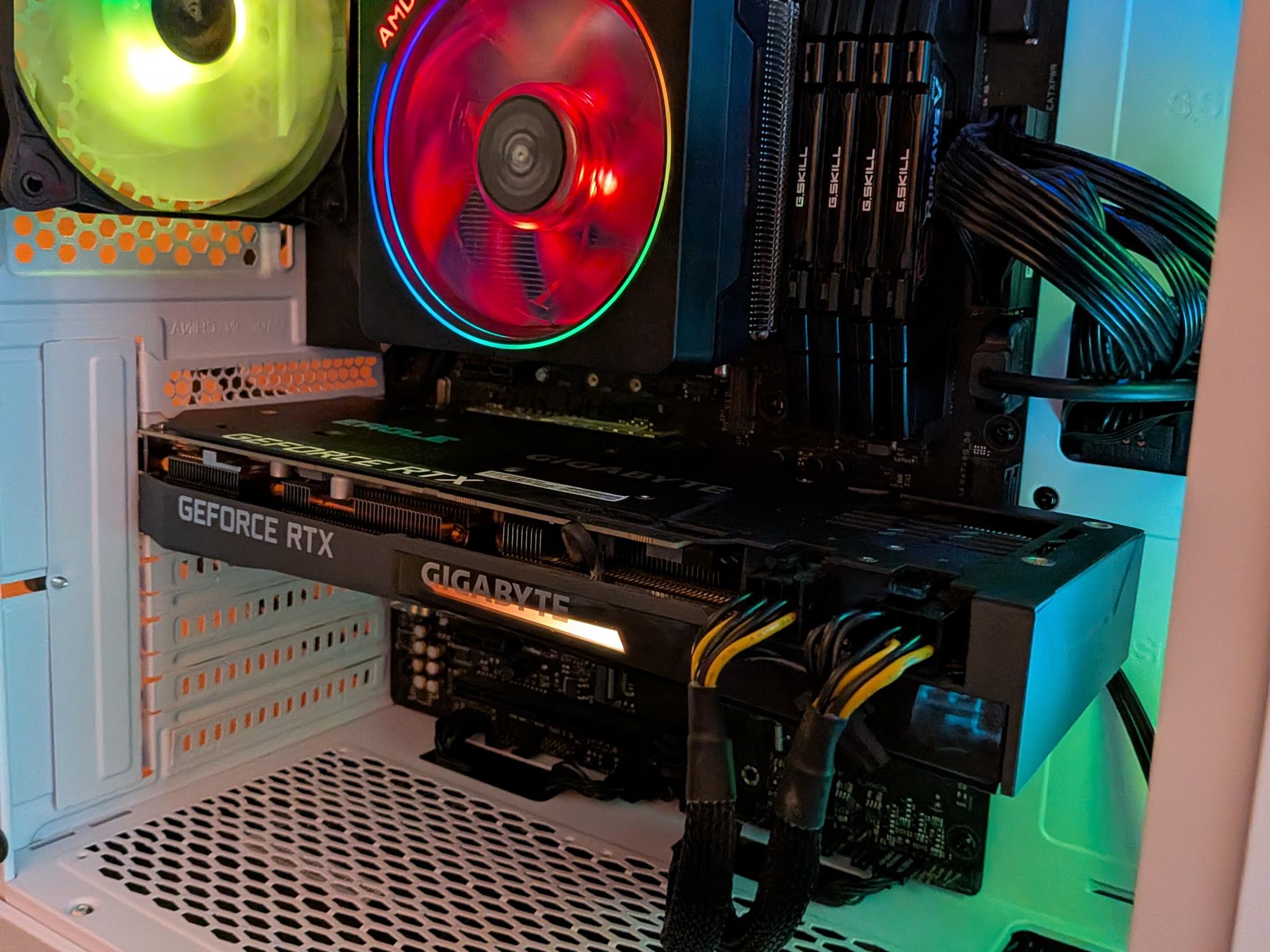 Ryzen 5500 (@4.6Ghz) | RTX 3070 | 32 GB | 1 TB SSD | 650W