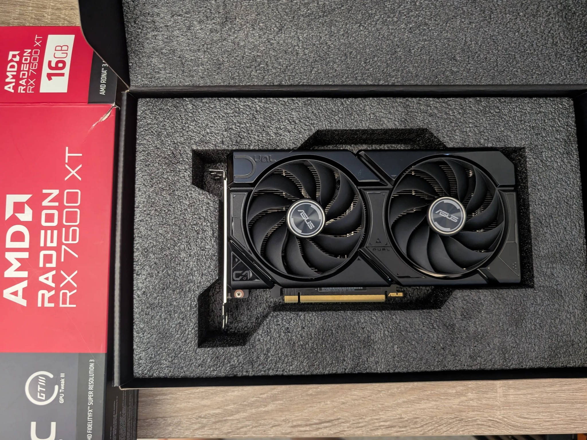 LIKE NEW - ASUS DUAL SERIES RX 7600XT 16GB