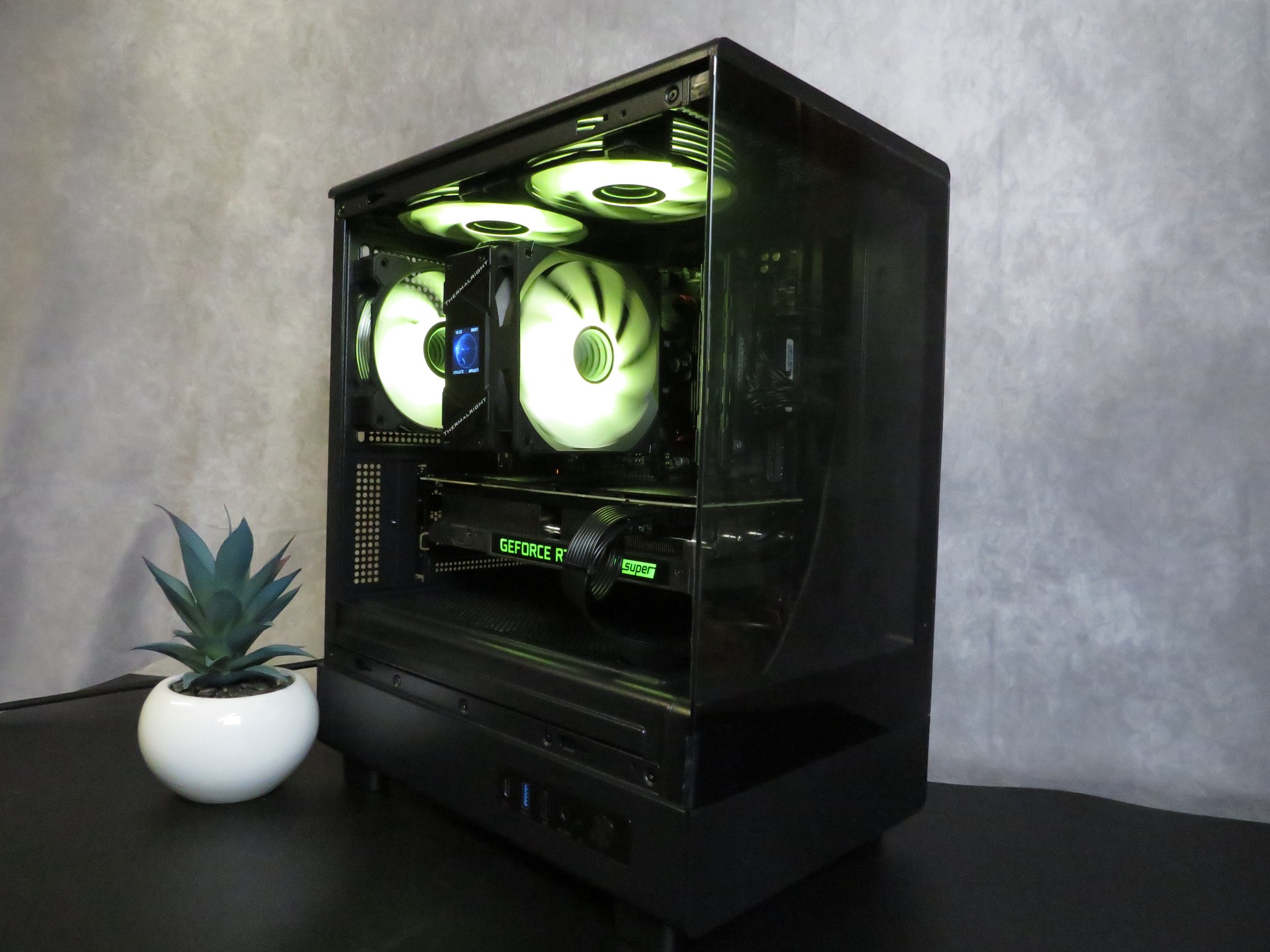 Entry level 1440p GAMER! RTX 2080 Super - Ryzen 5 5500 - 16 GB DDR4 - 1 TB SSD