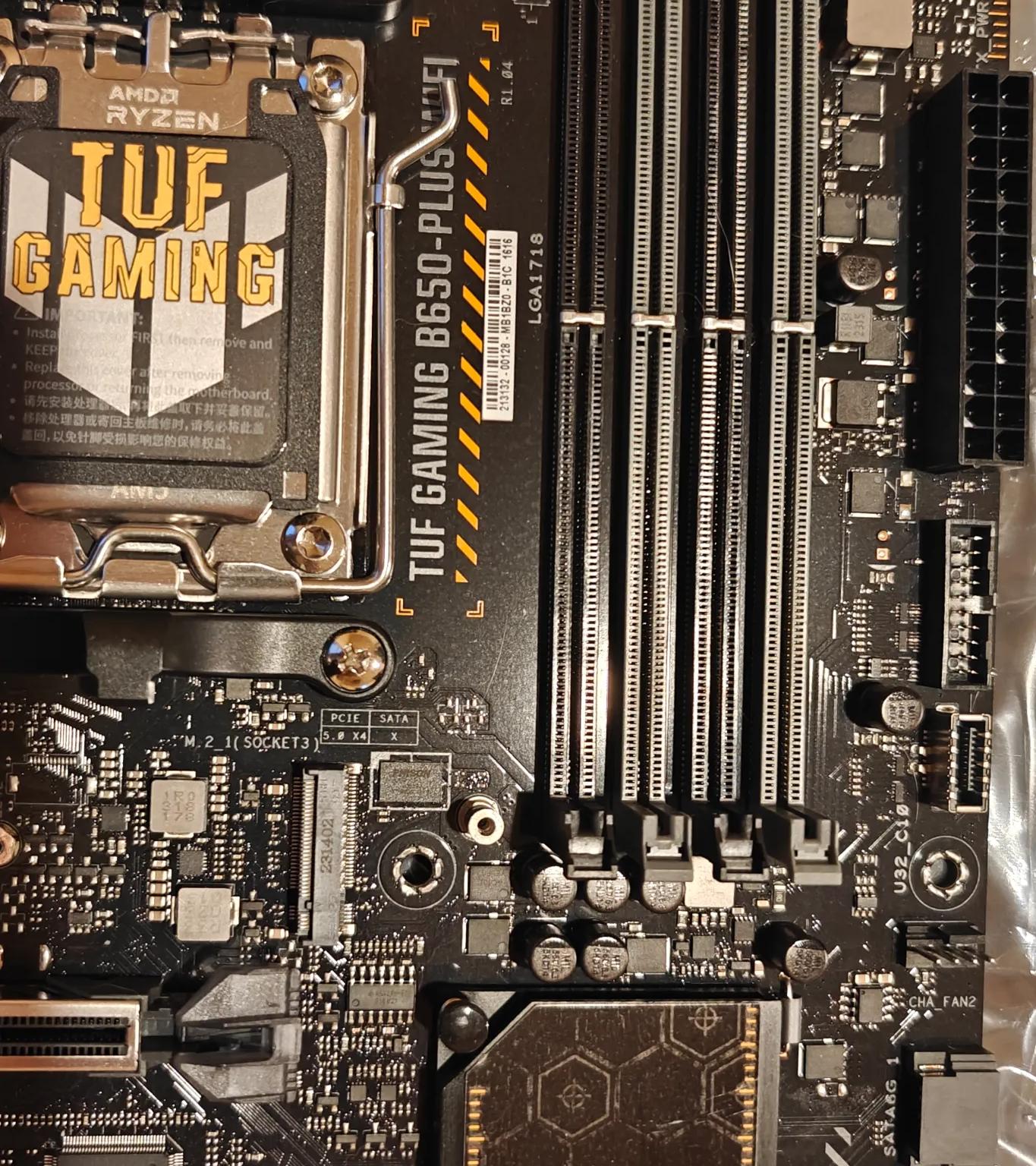 ASUS TUF Gaming B650-PLUS Wi-Fi Socket LGA 1700 AMD ATX Gaming Motherboard