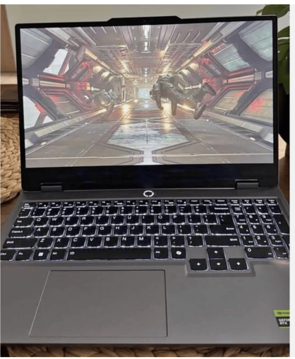 Lenovo Laptop LOQ 15.6" FHD 144Hz (Ryzen 5 7235HS, 12GB/512GB SSD, RTX 4050)