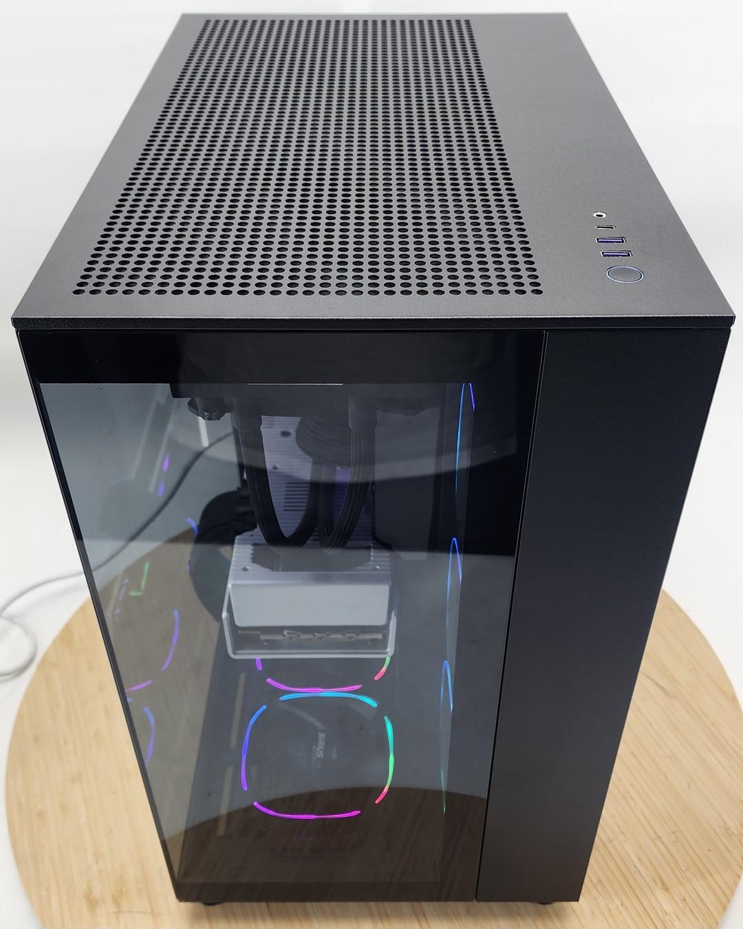 Gaming PC Ryzen 7 9700X 32GB RAM 2TB SSD RX 7900 XTX 24GB Windows 11 Computer