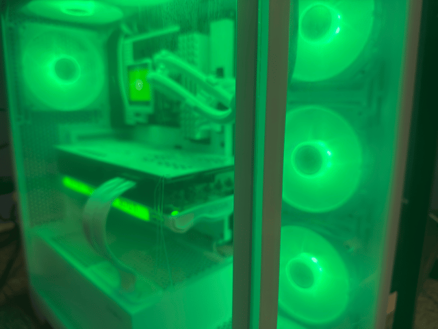 ⚪️All White⚪️ 1440p Mid-Ranged Gaming PC (3070 ti with ryzen 5 5600X3D)