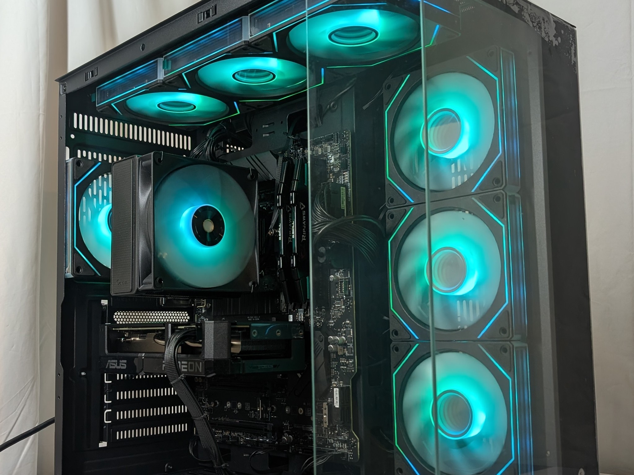 RX 9060XT 16GB | I5 12600KF | 32GB DDR4 | 1TB NVME