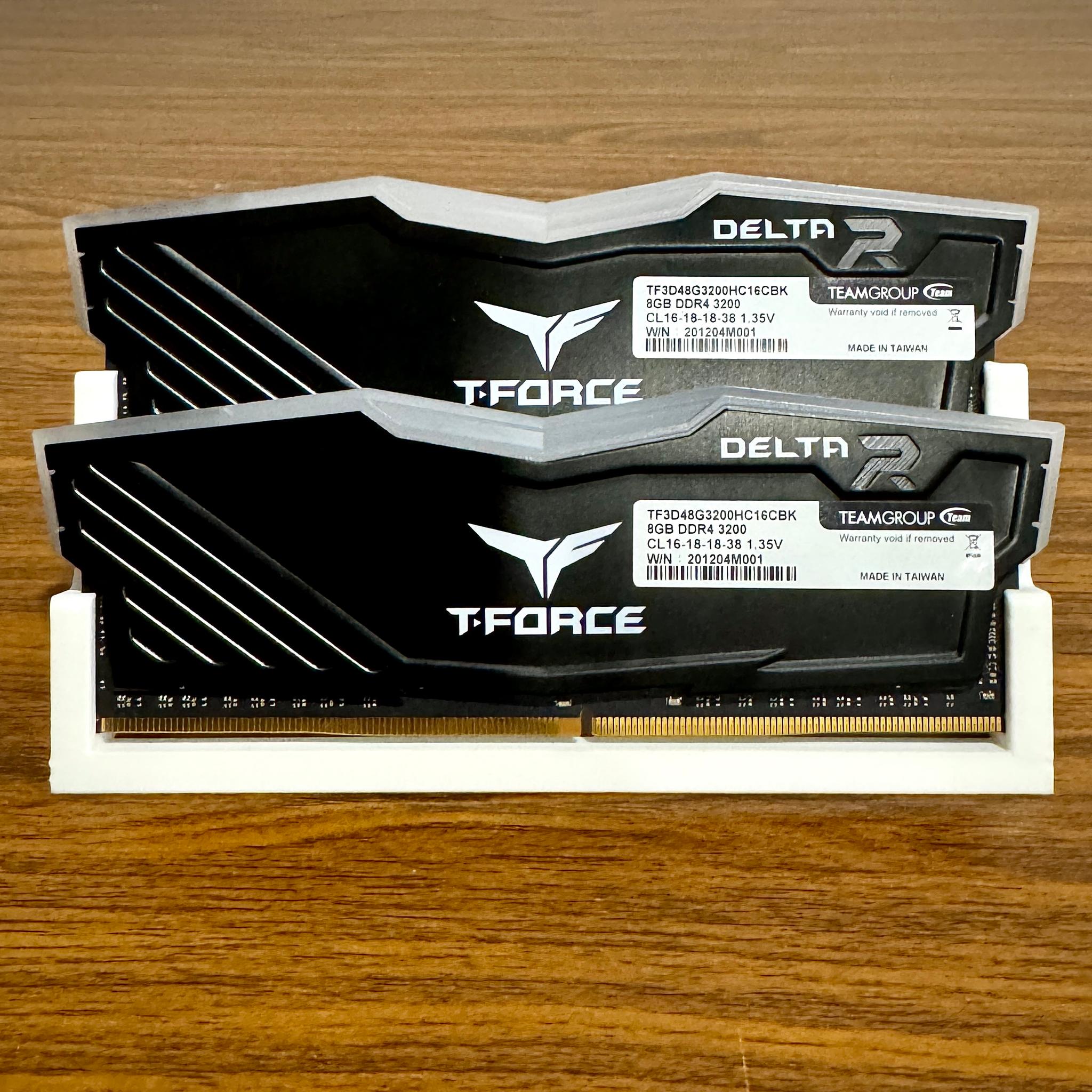 TEAMGROUP T-Force Delta RGB 16 GB (2 x 16 GB) DDR4-3200 CL16 Memory