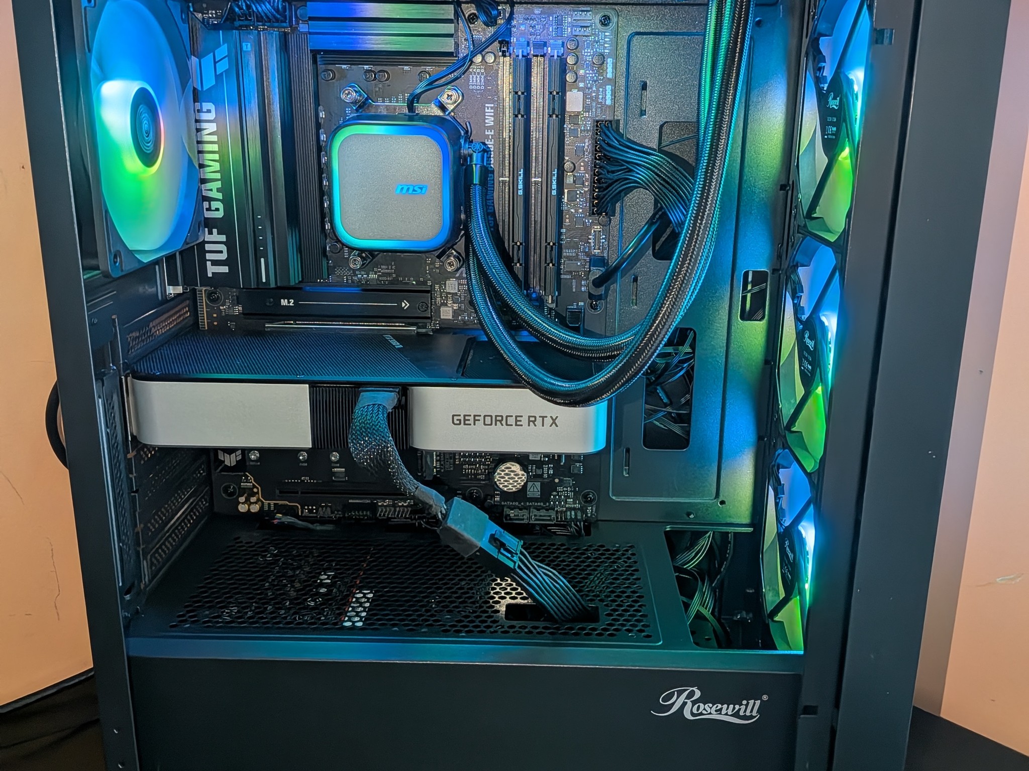Ryzen 7 7700X | 32GB | 1 TB | RTX 3060 Ti FE | 750W