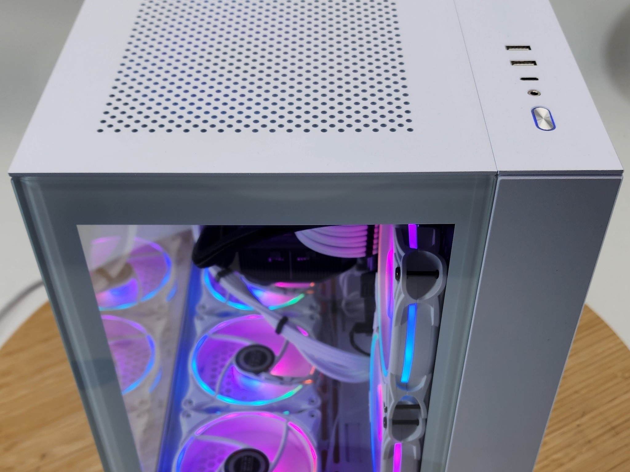 Gaming PC Ryzen 5 8400F 32GB RAM 1TB SSD RTX 5060 Ti  16GB Windows 11 Computer