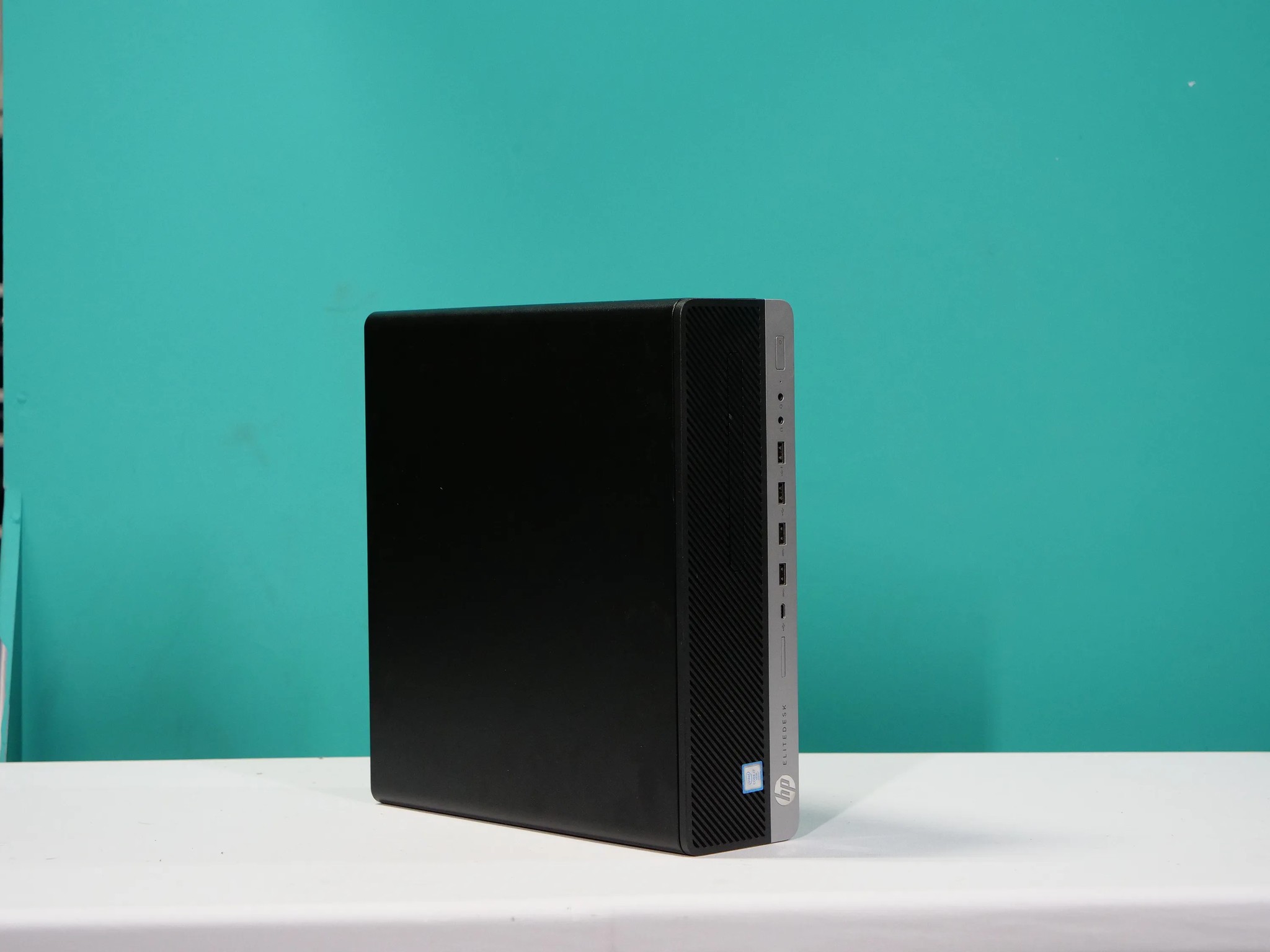 UCW Ready to Play "No Budget, No Problem" esports build. (i7-6700 + RX 6400 4gb) Free Ship!