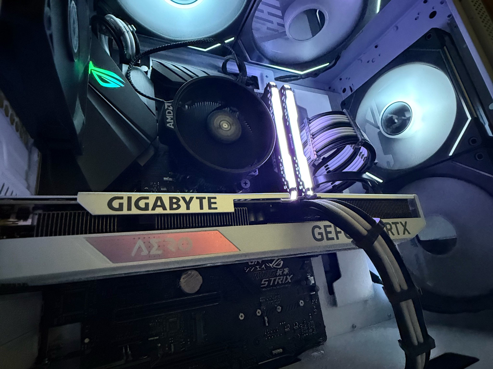 ⚪🔥 White Lian Li RTX 4060 Gaming PC | 32GB RGB | Ryzen 5 5600X 🔥⚪