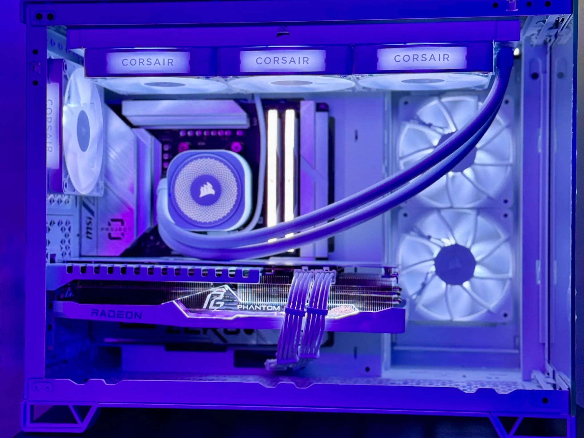Corsair Dream Gaming PC ✨ 7900XT 20GB, Ryzen 7600X, 2TB M.2 SSD, 32GB RAM, Project ZERO MOBO, WIN11