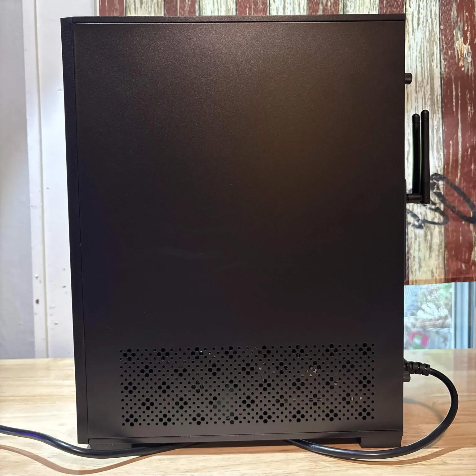 BLACK CAT SHADOWCLAW MINI GAMING PC Ryzen 5 7500X3D • RTX 5060 • 16GB DDR5 • 1TB NVMe