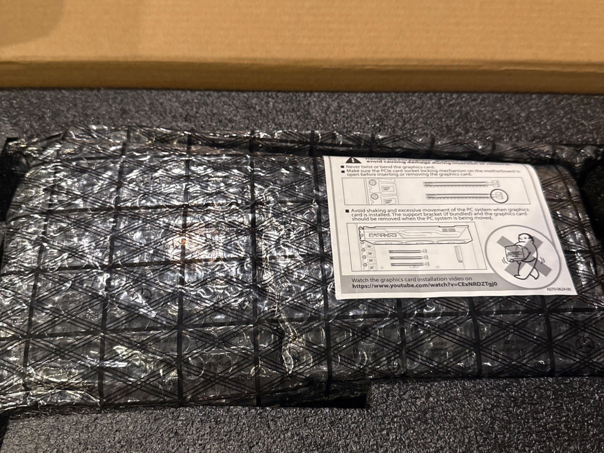 Radeon Rx Sapphire Pulse 7700XT 12gb VRAM