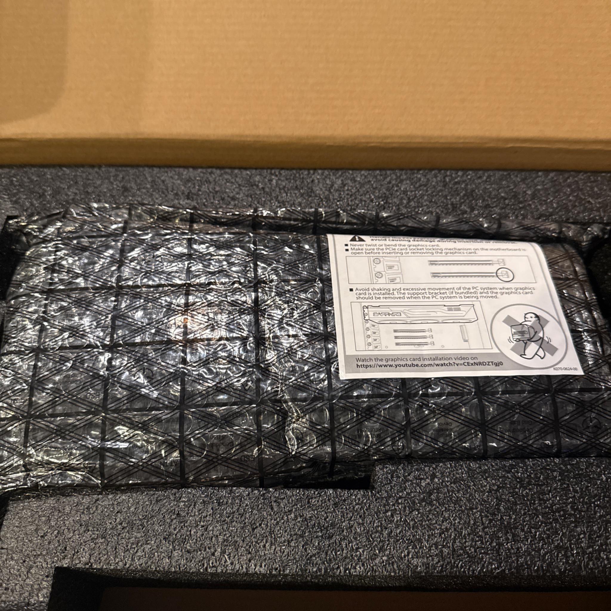 Radeon Rx Sapphire Pulse 7700XT 12gb VRAM
