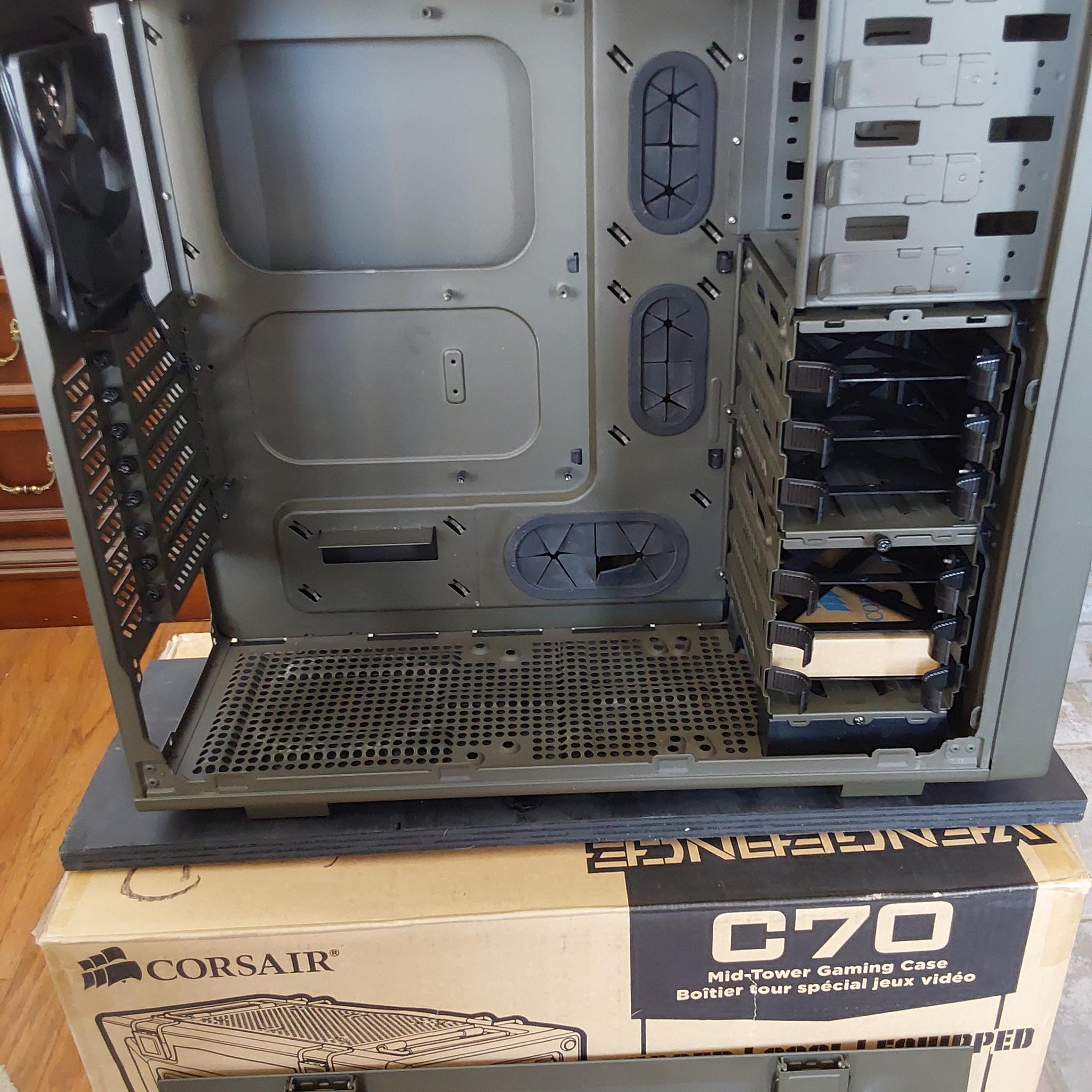 Classic Corsair Vengeance Series C70 Steel ATX Mid Tower Computer Case (Military Green!)