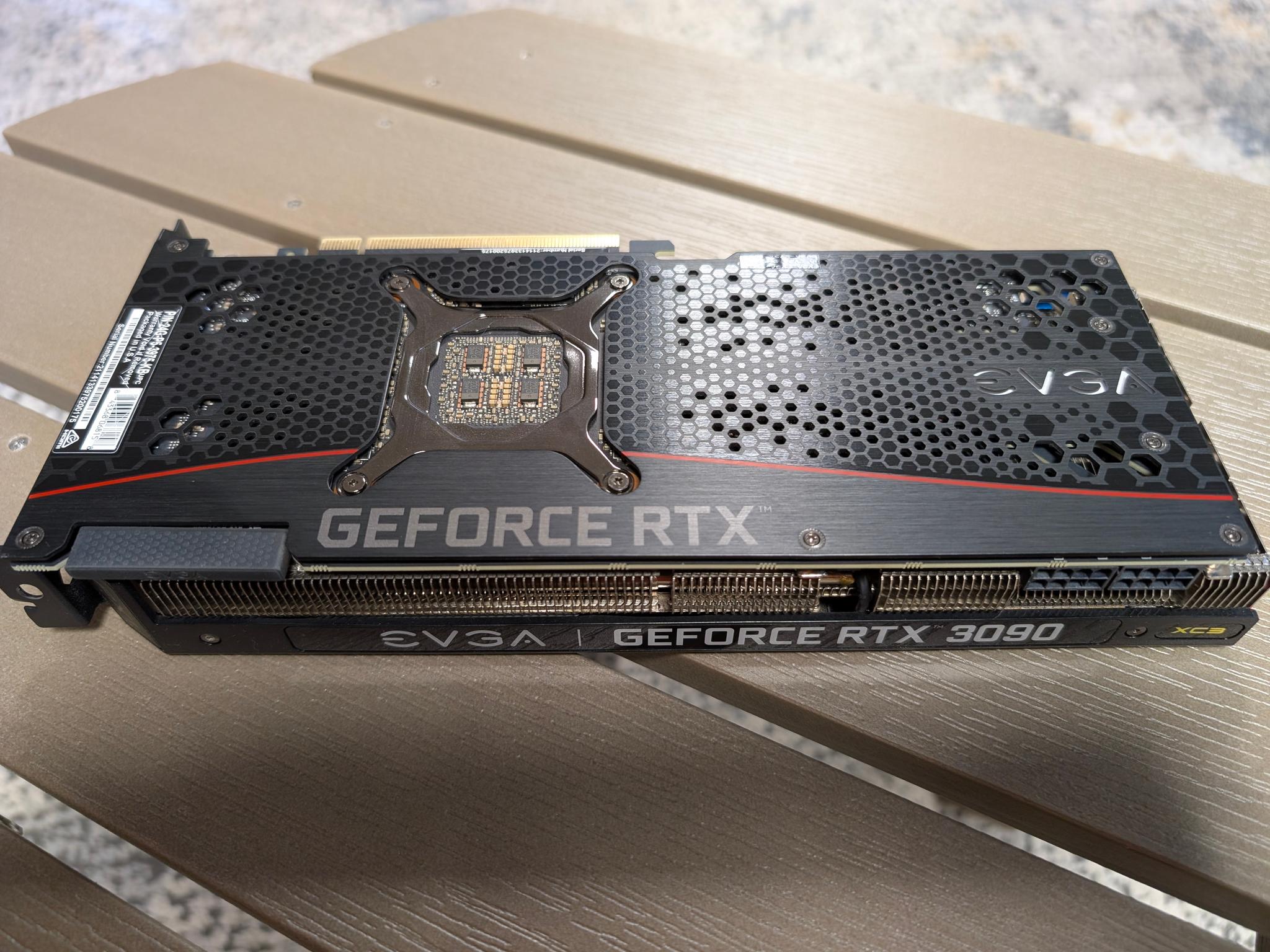 EVGA GeForce RTX 3090 XC3 ULTRA GAMING