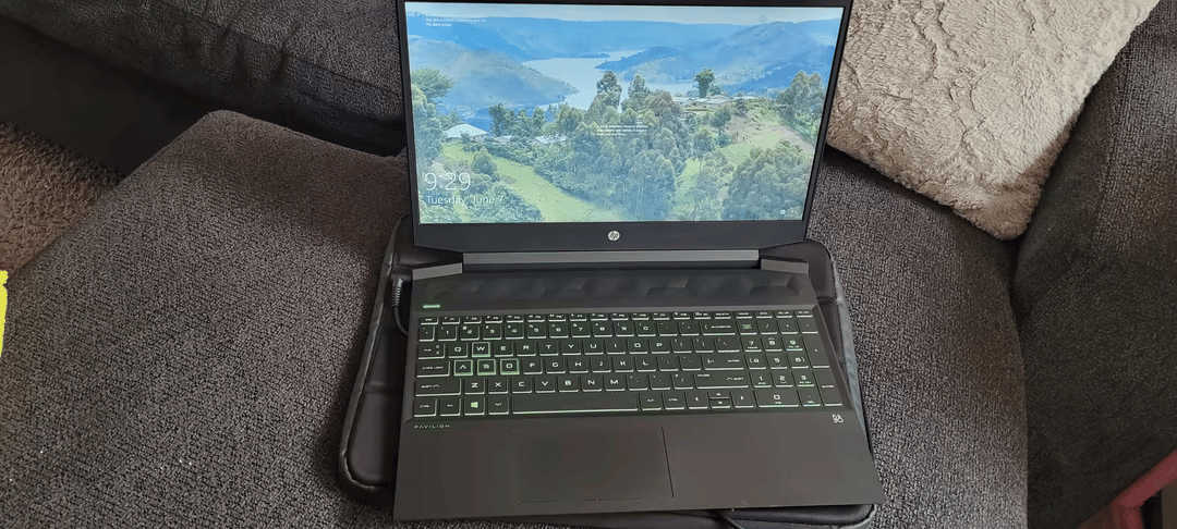 HP PAVILLION 15.6 RYZEN 5 16gb ram 256gb ssd 1tb 2.5 drive
