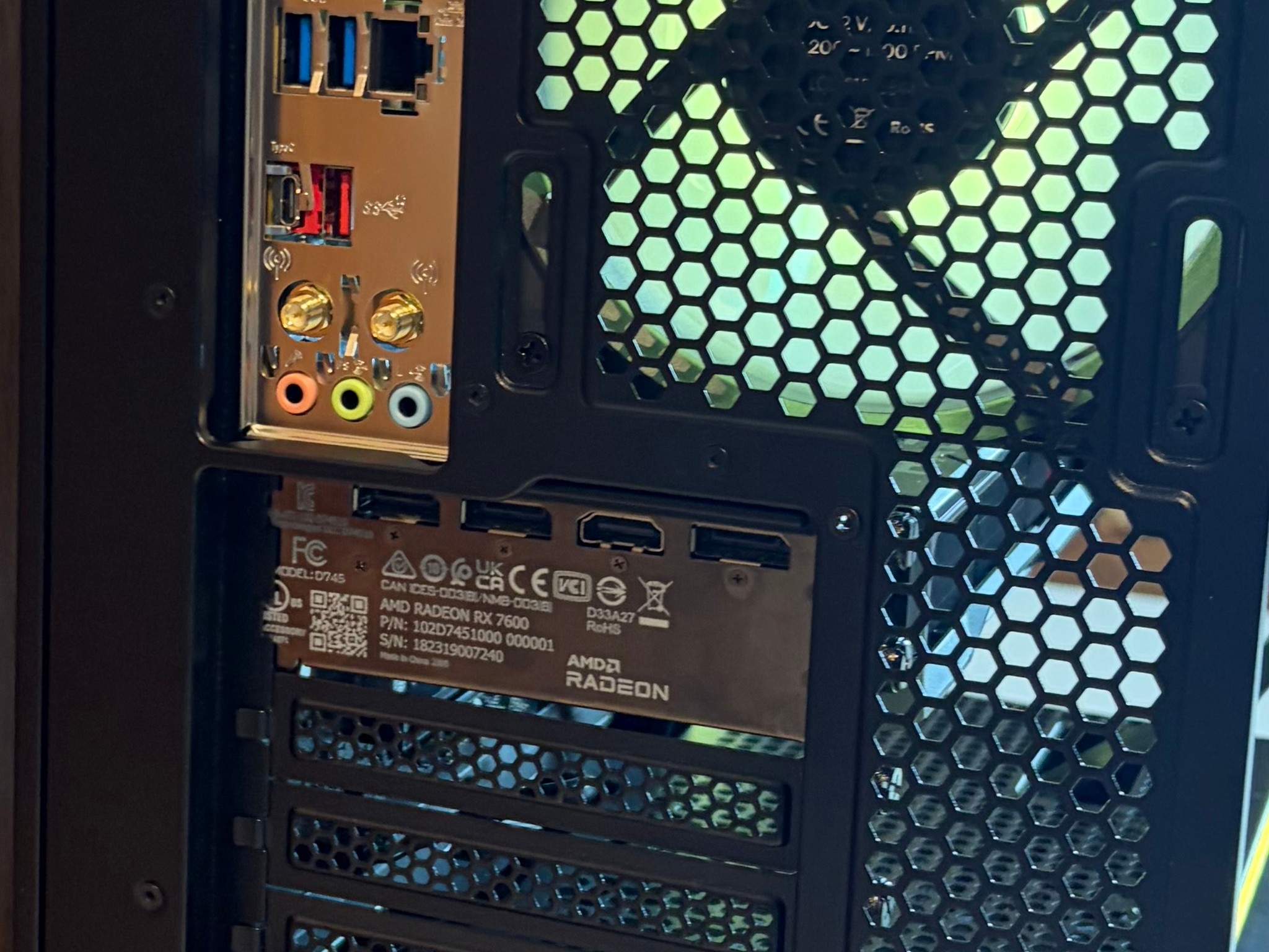 RX 7600 | I3 12100F | 16GB DDR5 | 500GB SSD | 360MM AIO | 750W | WINDOWS 11 PRO