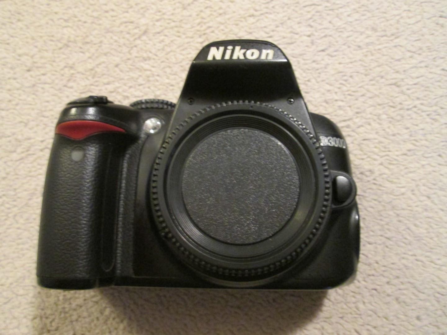 Nikon D3000 With 70-300mm Lens And Accessories