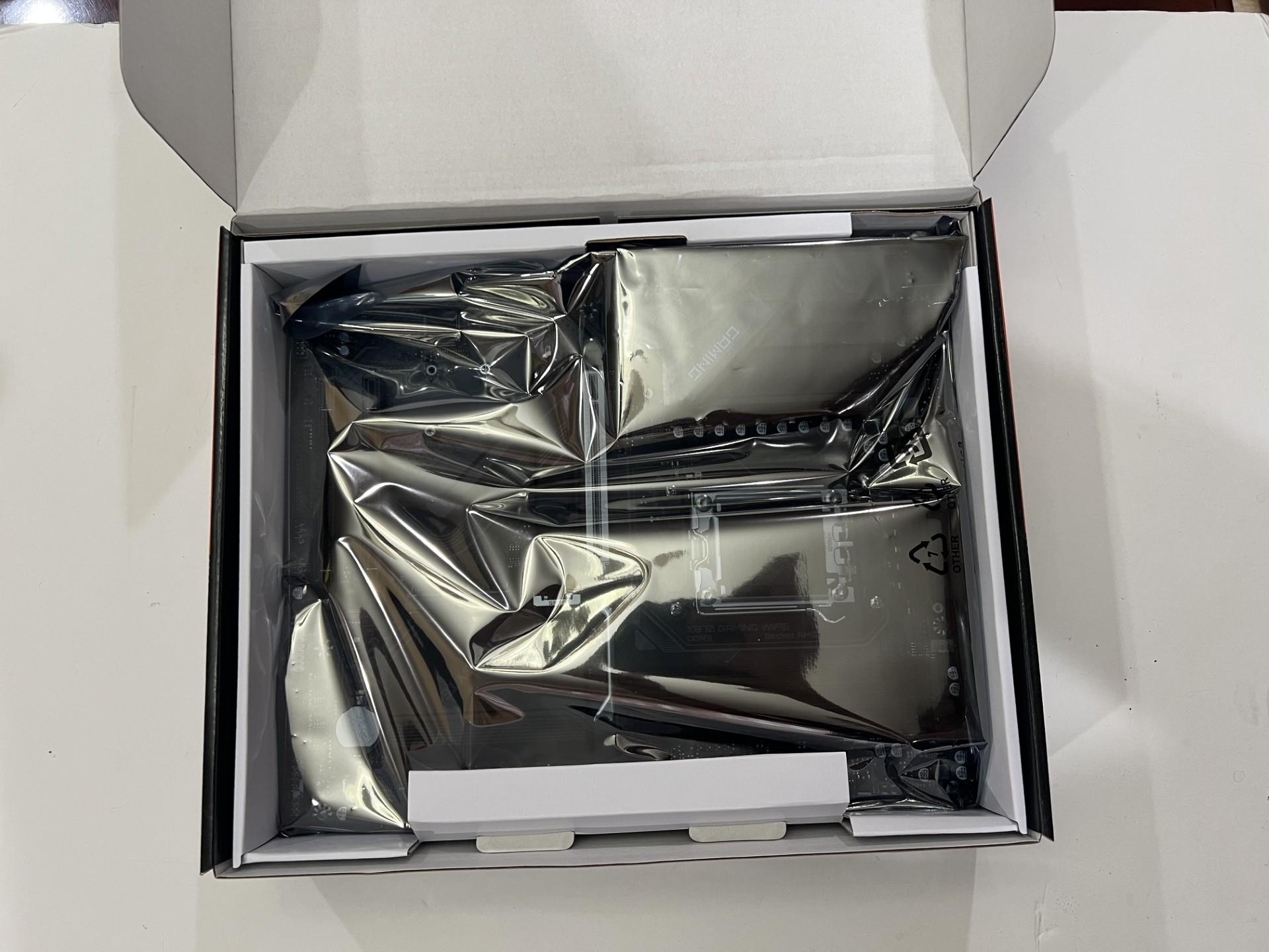 GIGABYTE X870 GAMING WIFI6