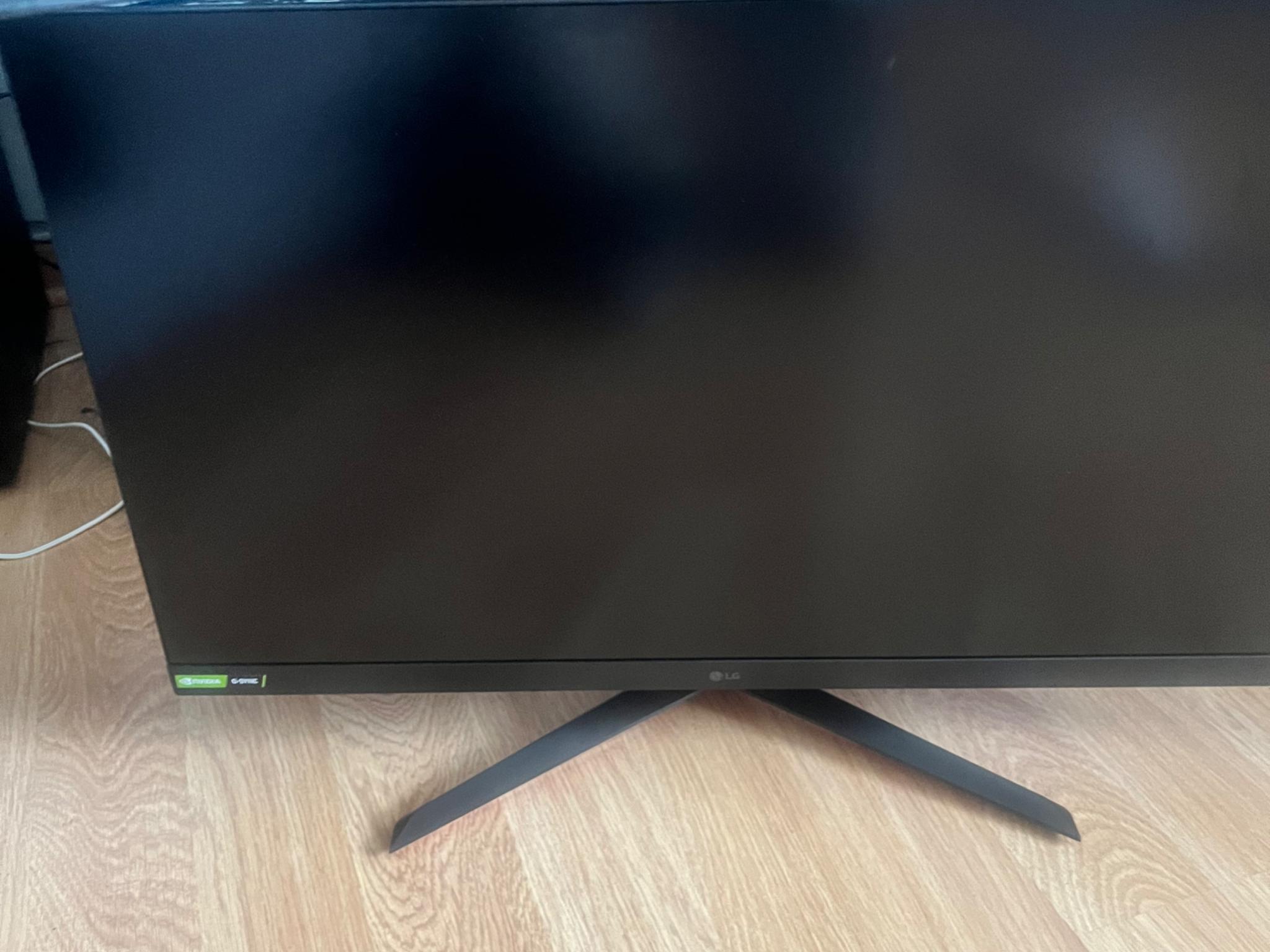 LG UltraGear GN550-B 32-Inch Gaming Monitor - 165Hz Refresh, 1ms Response, 1080p Resolution”