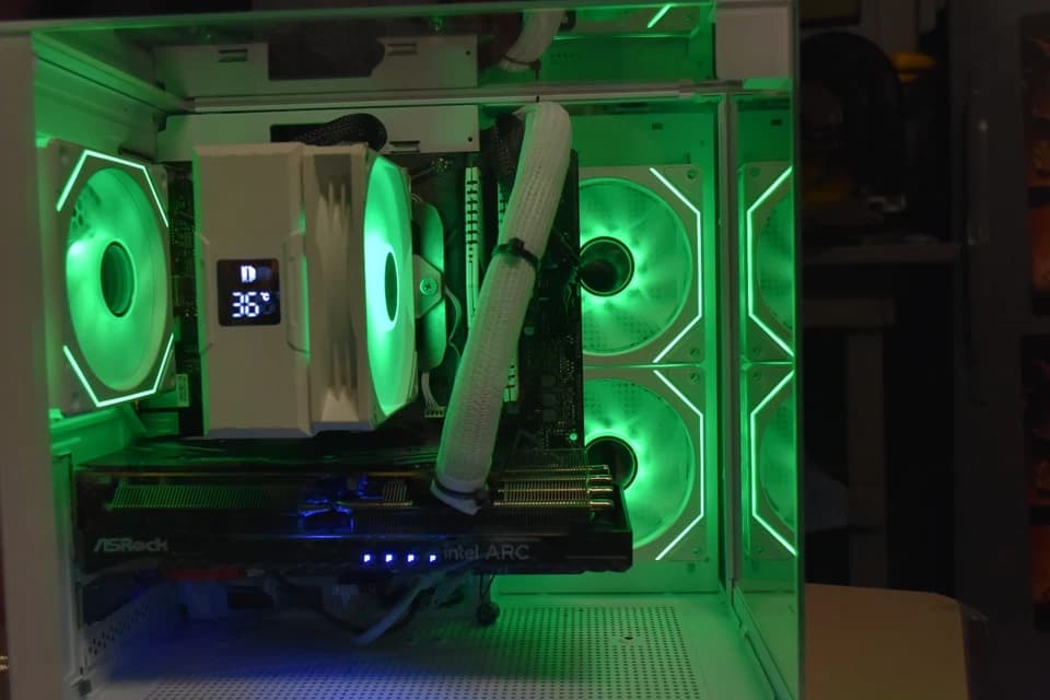 Gaming PC RYZEN 5 5500 Ram 16GB GPU intel Arc a 750 8GB storage 1 TBNVME + Extra