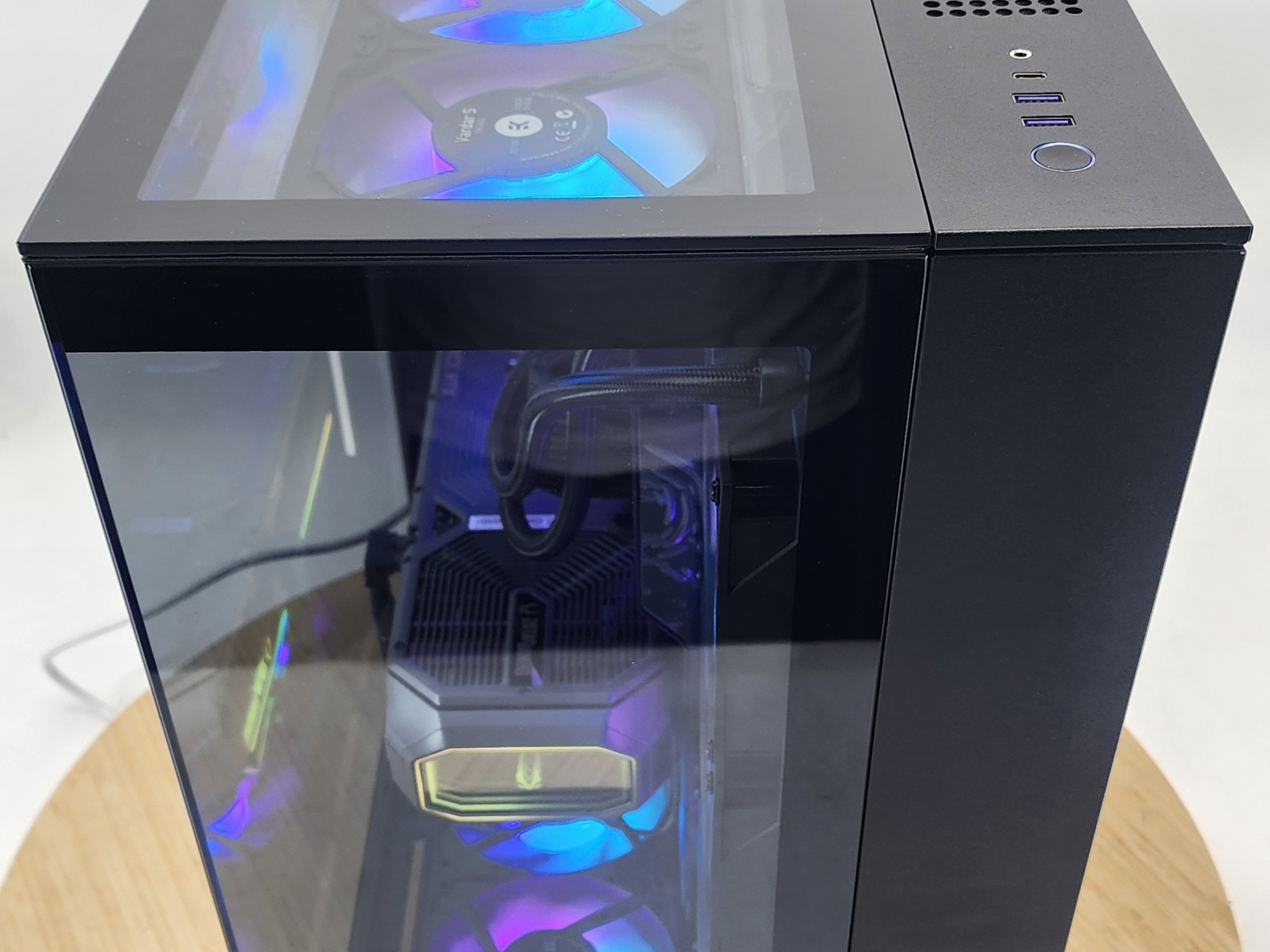 Gaming PC Ryzen 9 7950X3D 32GB RAM 4TB SSD 5070 Ti 16GB Windows 11 Computer