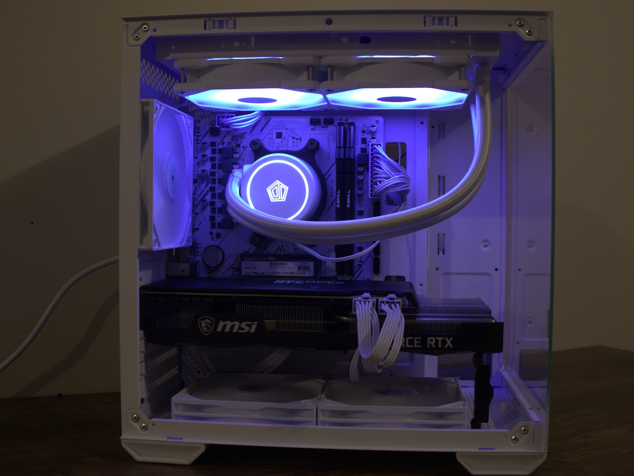 WHITE GAMING PC | RTX 3070 8gb | Ryzen 5 5600gt | 32 gb DDR4 Ram | 2 tb NVME SSD | Windows 11 + WIFI