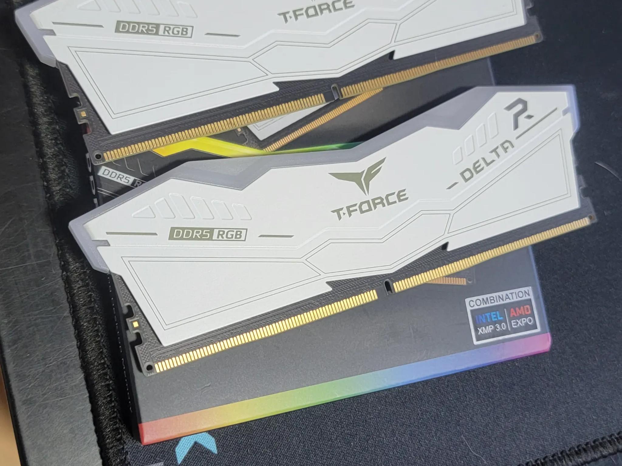 T-Force Delta RGB DDR5 White-4x16 64 GB 6000/CL38