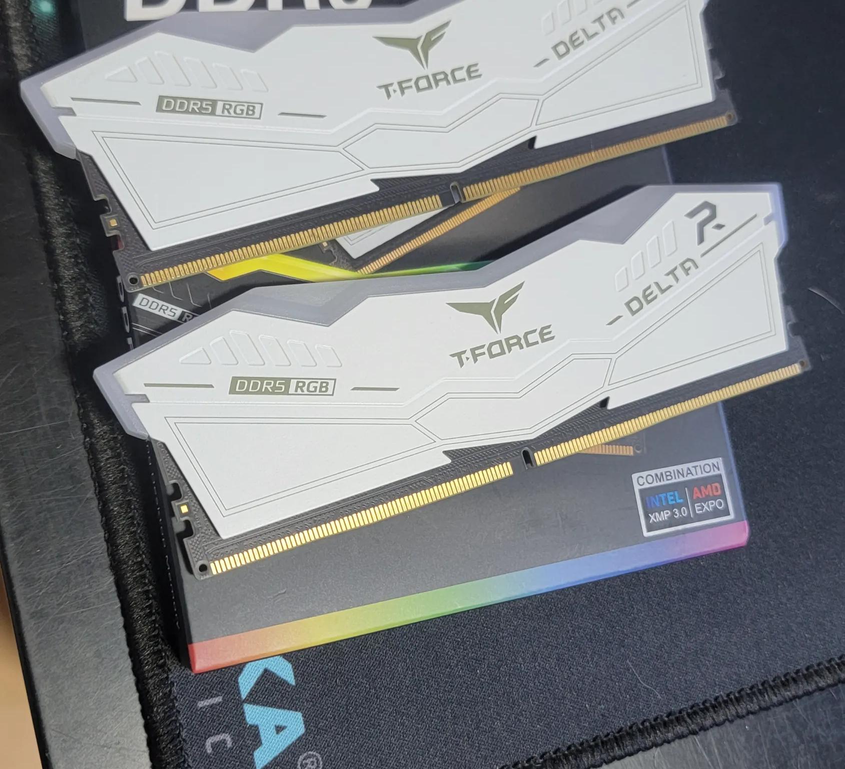 T-Force Delta RGB DDR5 White-4x16 64 GB 6000/CL38