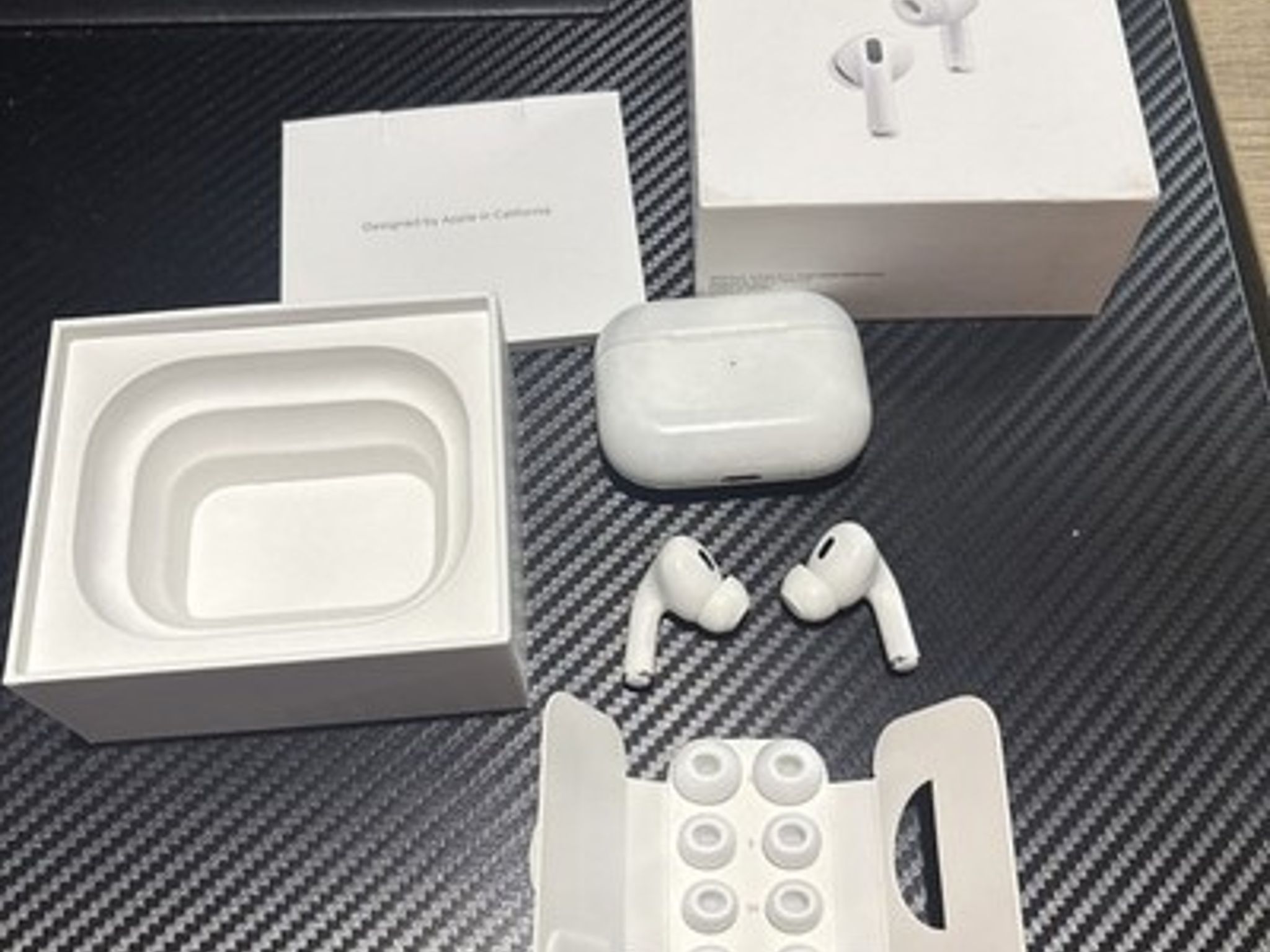 Apple AirPods Pro 2nd Generation with MagSafe Wireless Charging Case (USB‑C) ED
