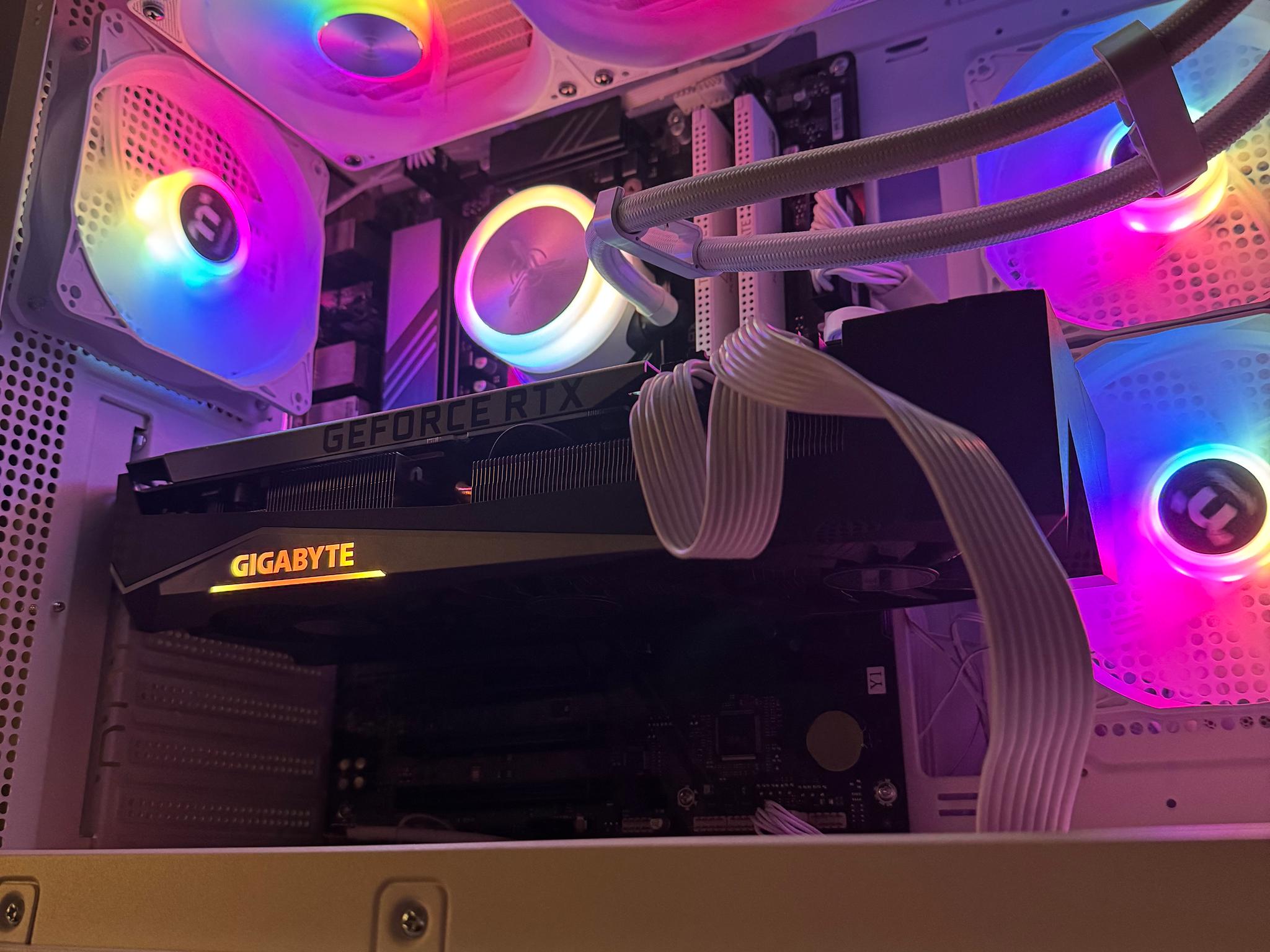 Ryzen 5 9600x/RTX 3070ti Gaming PC