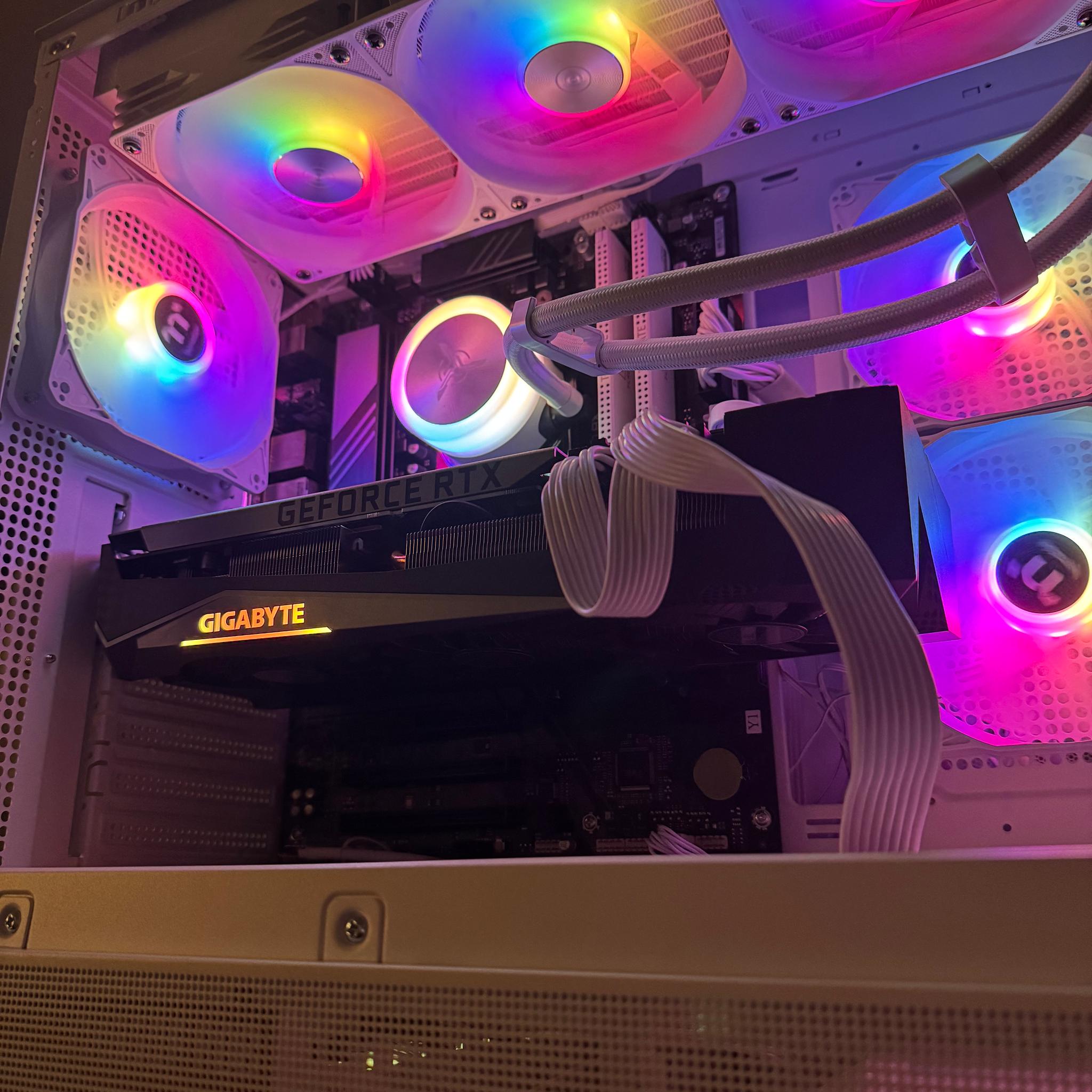 Ryzen 5 9600x/RTX 3070ti Gaming PC