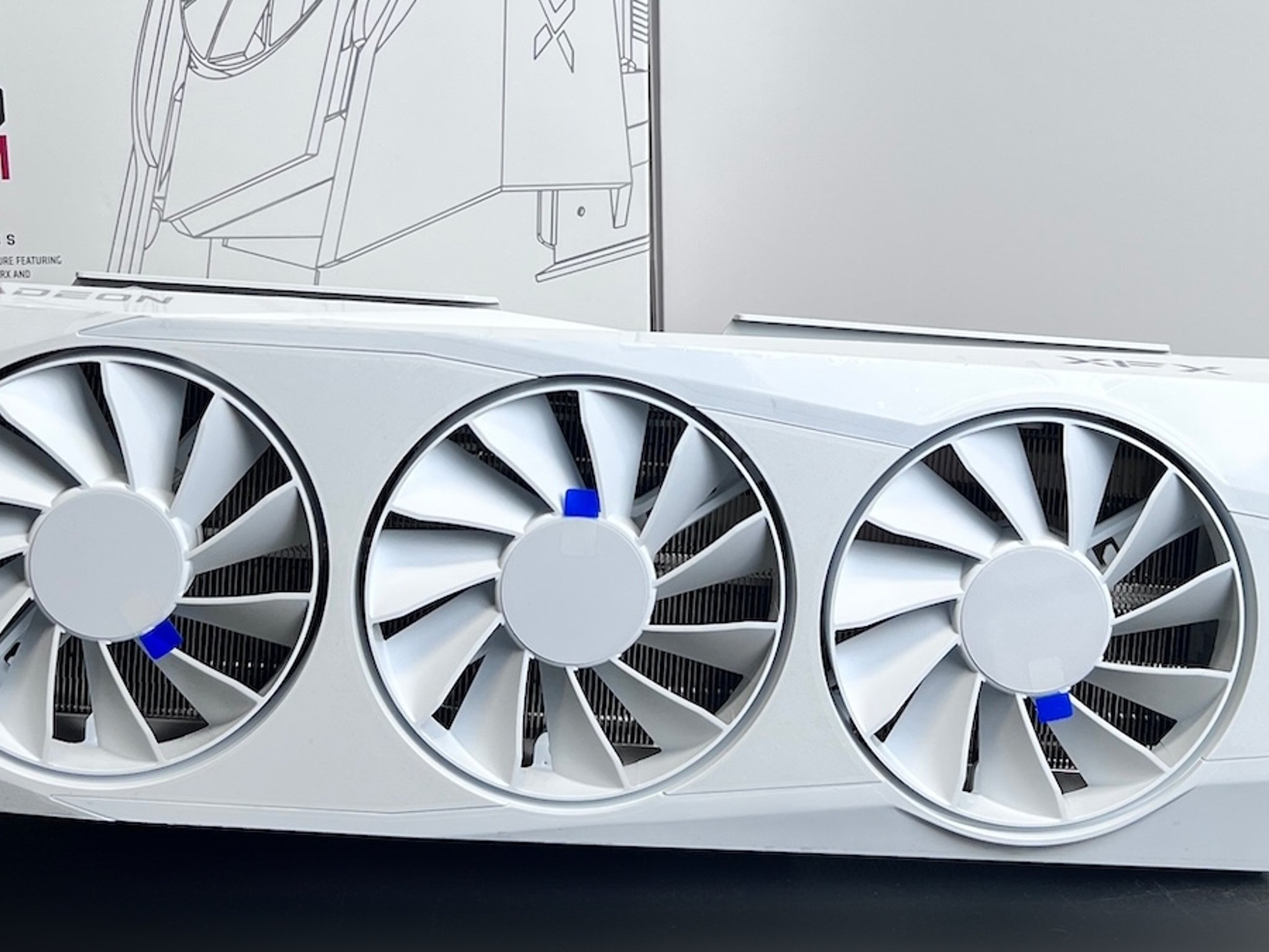 XFX Quicksilver RX 9070 XT White Pro Gaming Edition