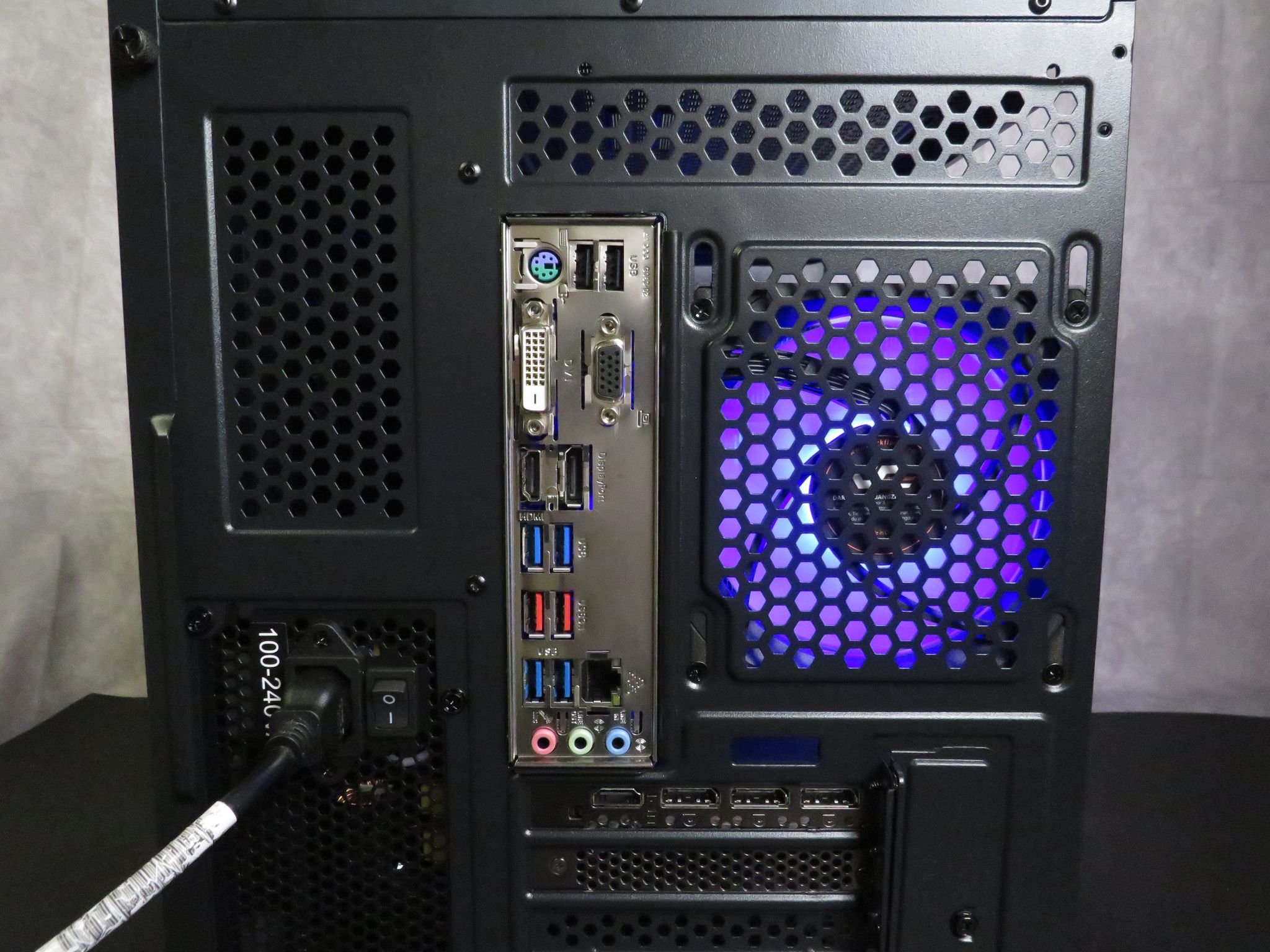 1440p GAMER: RTX 3070 + Ryzen 5 5500 + 1 TB NVME + 16 GB DDR4 at 3600 mhz