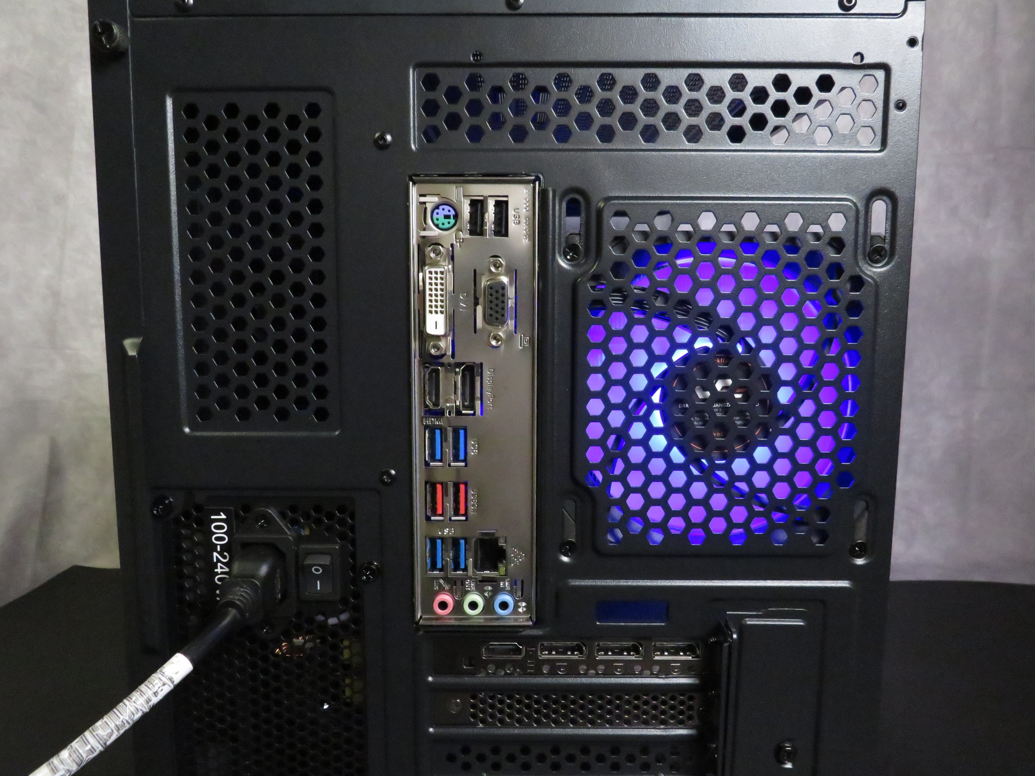 1440p GAMER: RTX 3070 + Ryzen 5 5500 + 1 TB NVME + 16 GB DDR4 at 3600 mhz