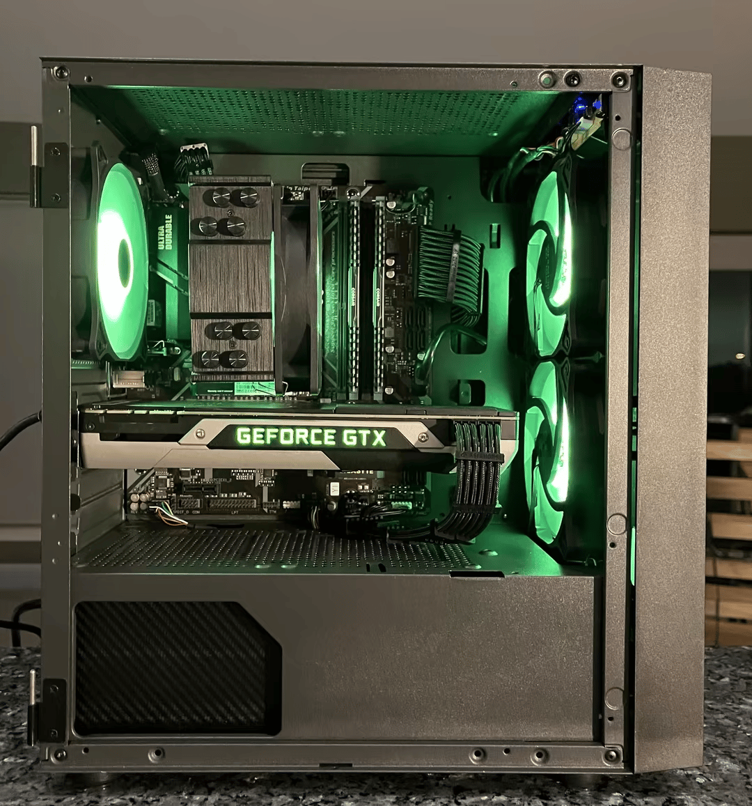 Carbon Compact// i5-9600k, GTX 970 4gb Budget Gaming PC